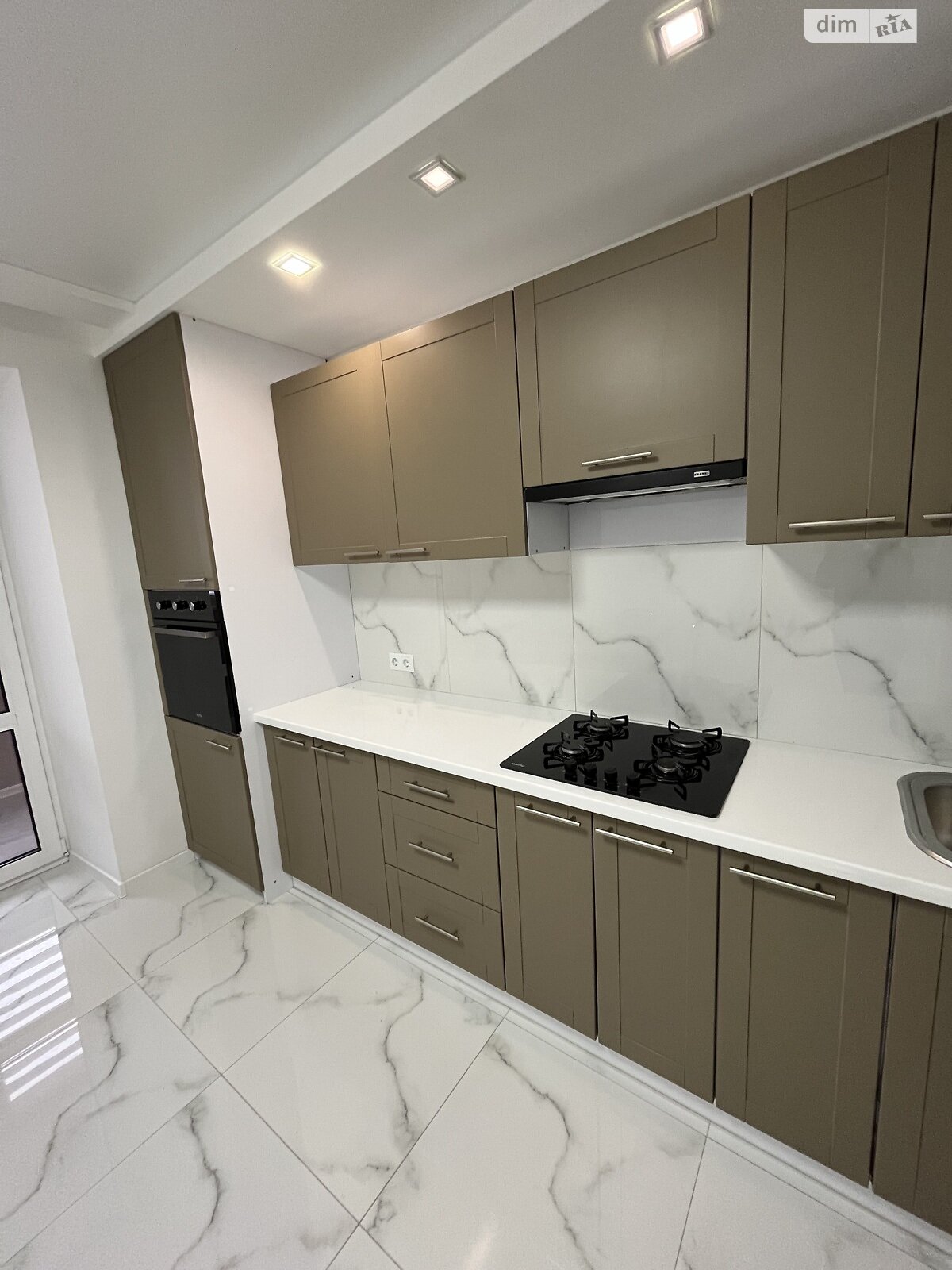 однокімнатна квартира в Тернополі, район Бам, на вул. Генерала Мирона Тарнавського 30 в довготривалу оренду помісячно фото 1 однокімнатна квартира в Тернополі, район Бам, на вул. Генерала Мирона Тарнавського 30 в довготривалу оренду помісячно фото 1