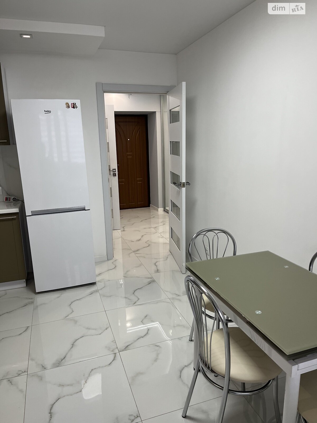 однокімнатна квартира в Тернополі, район Бам, на вул. Генерала Мирона Тарнавського 30 в довготривалу оренду помісячно фото 1 однокімнатна квартира в Тернополі, район Бам, на вул. Генерала Мирона Тарнавського 30 в довготривалу оренду помісячно фото 1