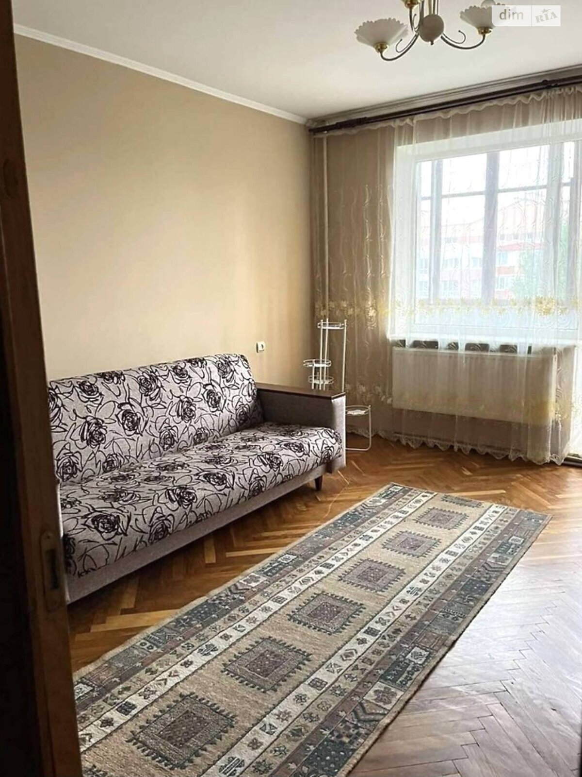 трикімнатна квартира в Тернополі, район Бам, на вул. Київська в довготривалу оренду помісячно фото 1 трикімнатна квартира в Тернополі, район Бам, на вул. Київська в довготривалу оренду помісячно фото 1