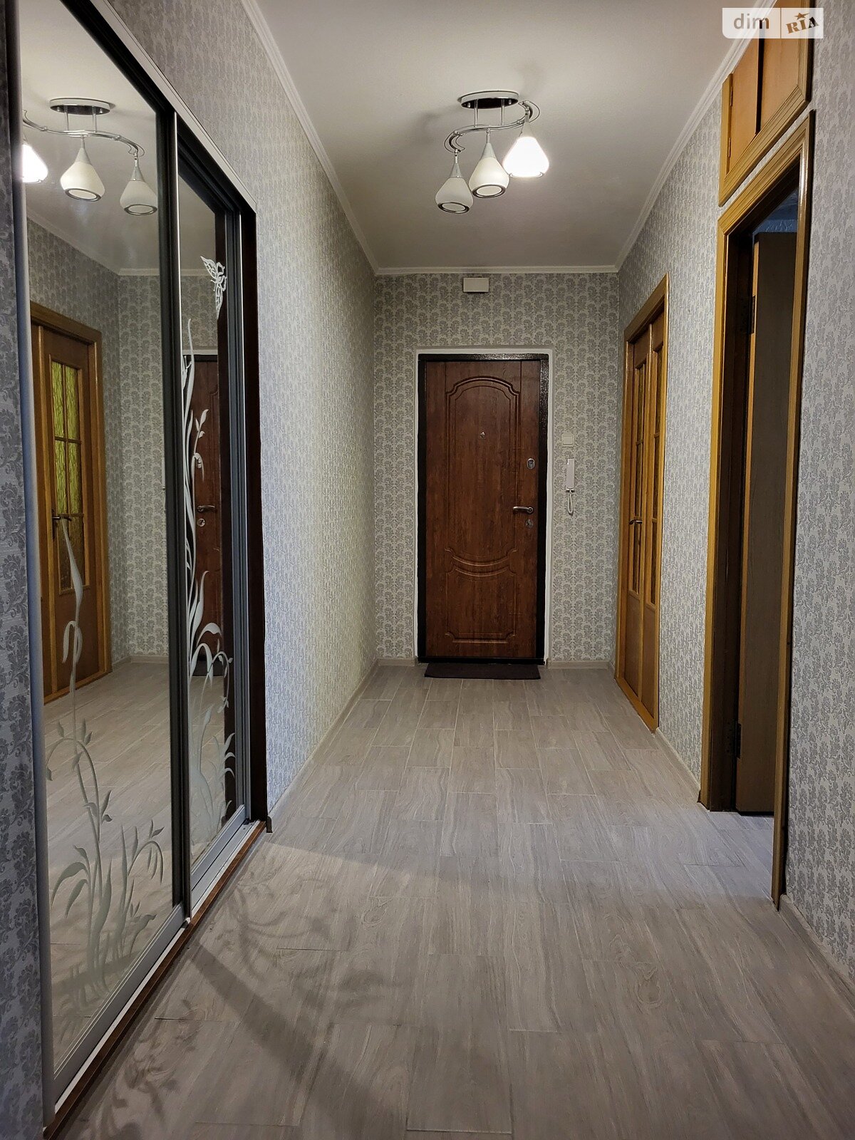 трикімнатна квартира в Тернополі, район Бам, на вул. Київська в довготривалу оренду помісячно фото 1 трикімнатна квартира в Тернополі, район Бам, на вул. Київська в довготривалу оренду помісячно фото 1