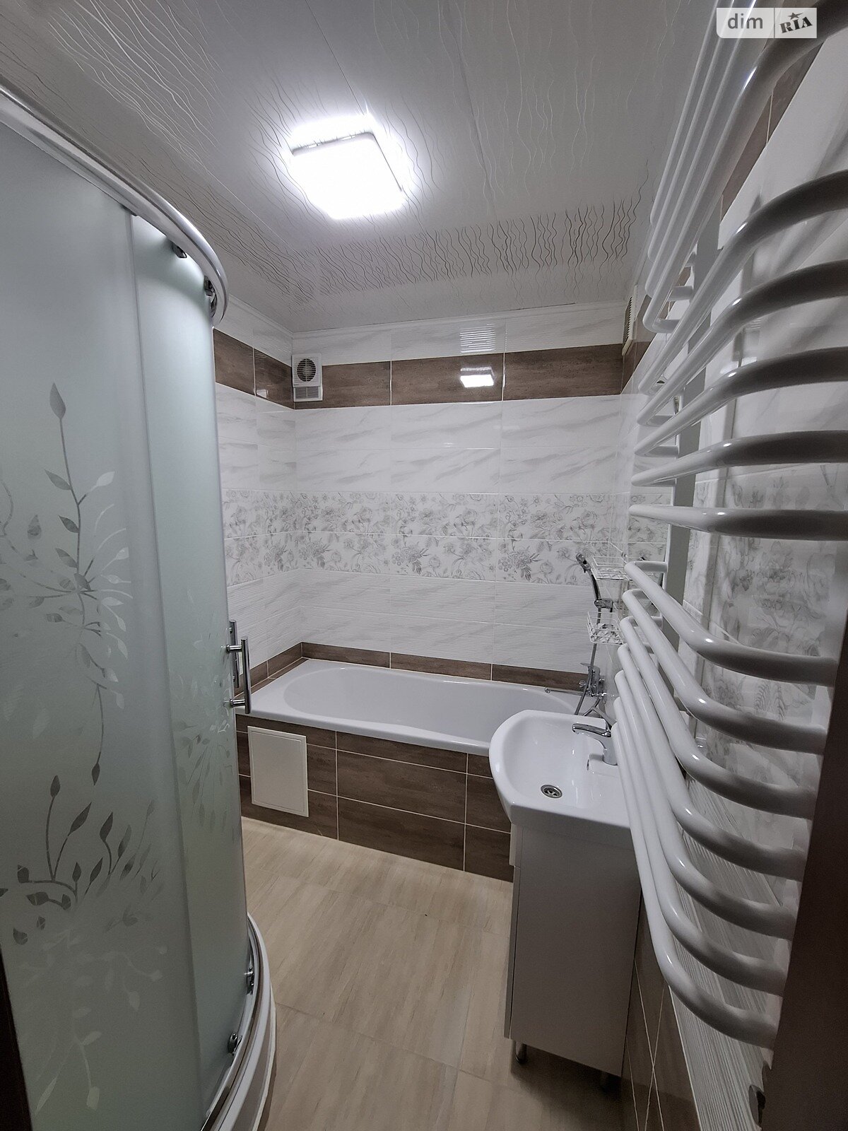 двухкомнатная квартира в Тернополе, район Бам, на ул. Лепкого Богдана 2А в аренду на долгий срок помесячно фото 1