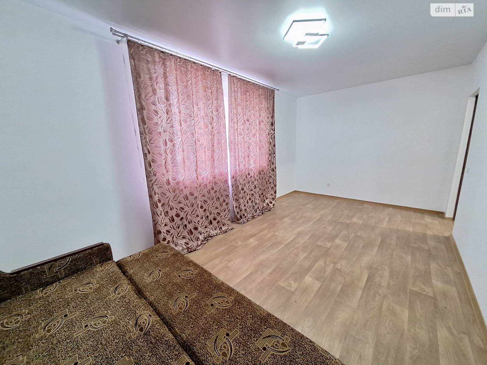 трехкомнатная квартира в Тернополе, район Бам, на ул. Смакулы в аренду на долгий срок помесячно фото 1