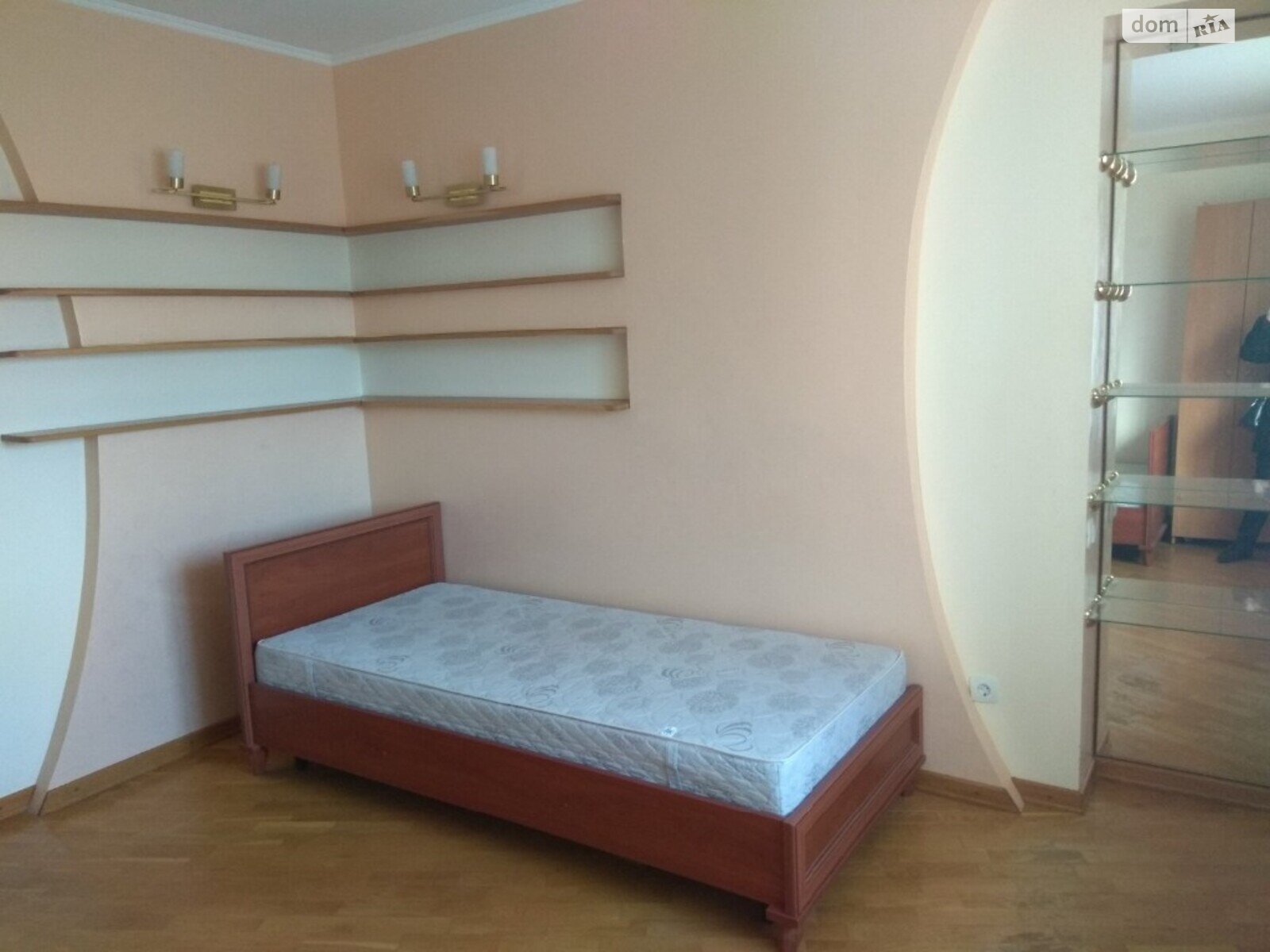 трехкомнатная квартира с мебелью в Тернополе, район Бам, на ул. Защитников Украины в аренду на долгий срок помесячно фото 1