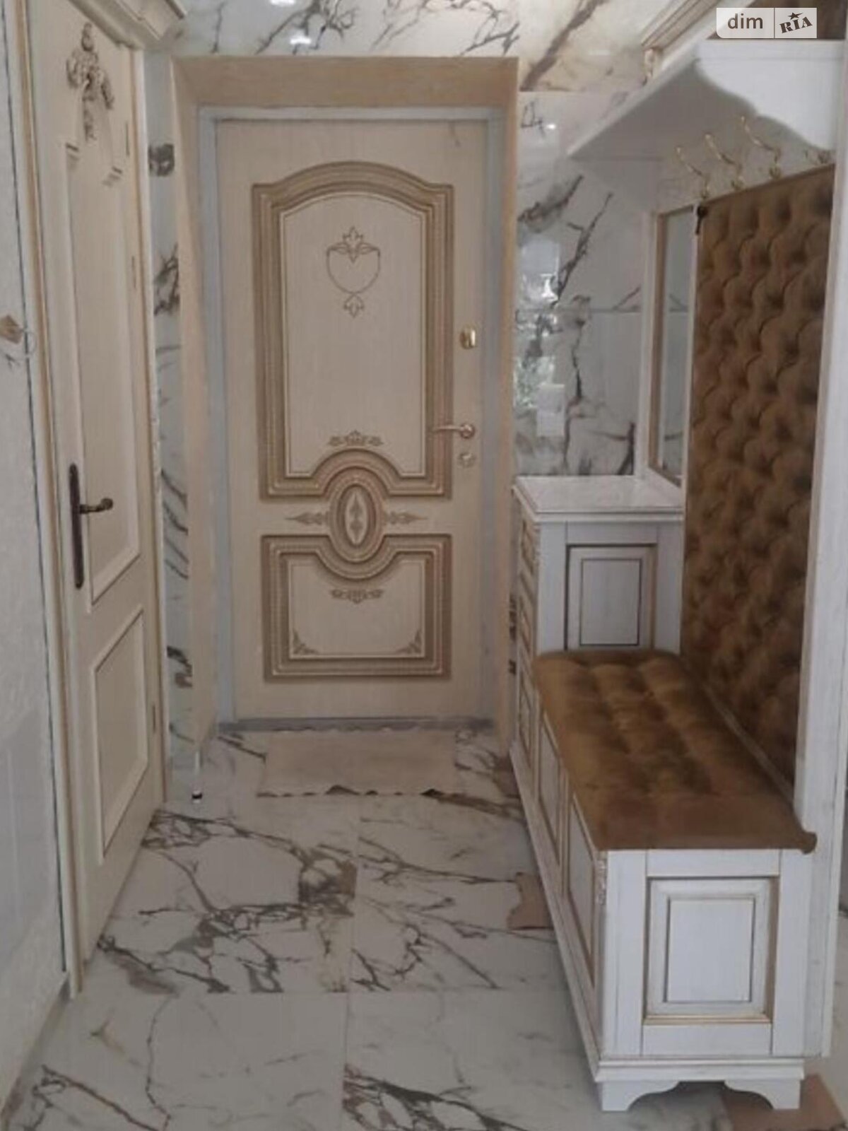 четырехкомнатная квартира в Тернополе, район Бам, на ул. Збаражская в аренду на долгий срок помесячно фото 1