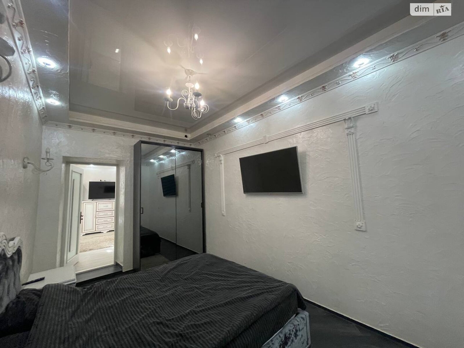 четырехкомнатная квартира в Тернополе, район Бам, на ул. Збаражская в аренду на долгий срок помесячно фото 1