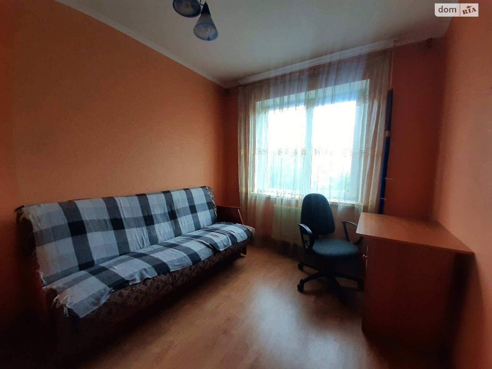 трехкомнатная квартира с мебелью в Тернополе, район Бам, на просп. Злуки в аренду на долгий срок помесячно фото 1