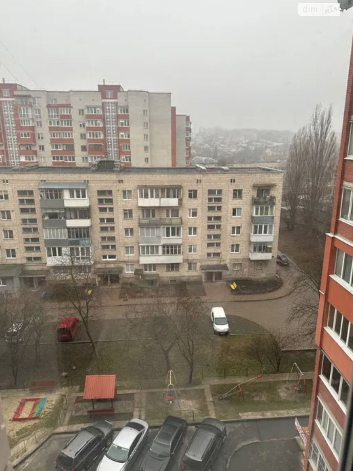 трехкомнатная квартира в Тернополе, район Бам, на просп. Злуки 4 в аренду на долгий срок помесячно фото 1