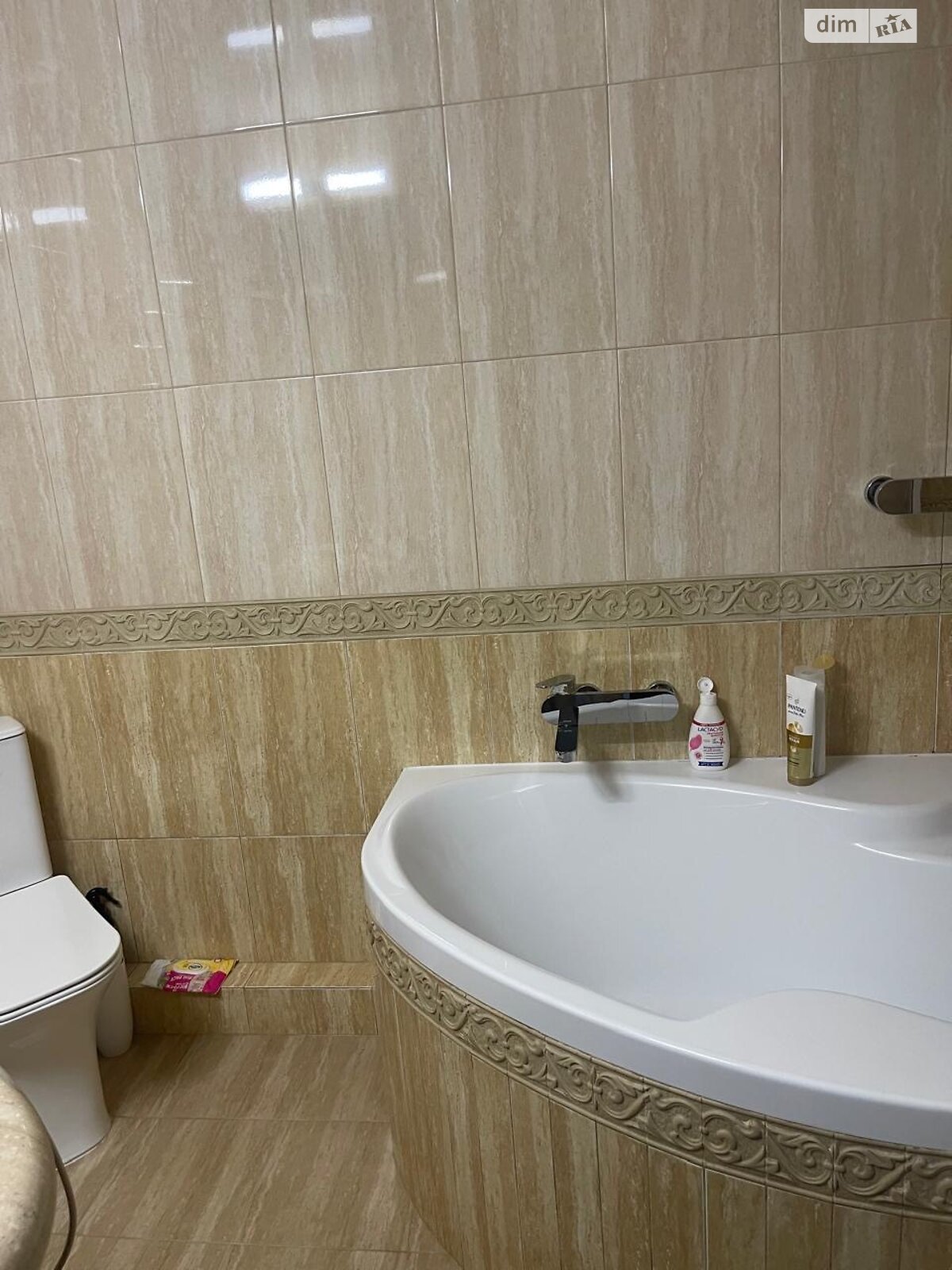 трехкомнатная квартира в Тернополе, район Бам, на просп. Злуки в аренду на долгий срок помесячно фото 1