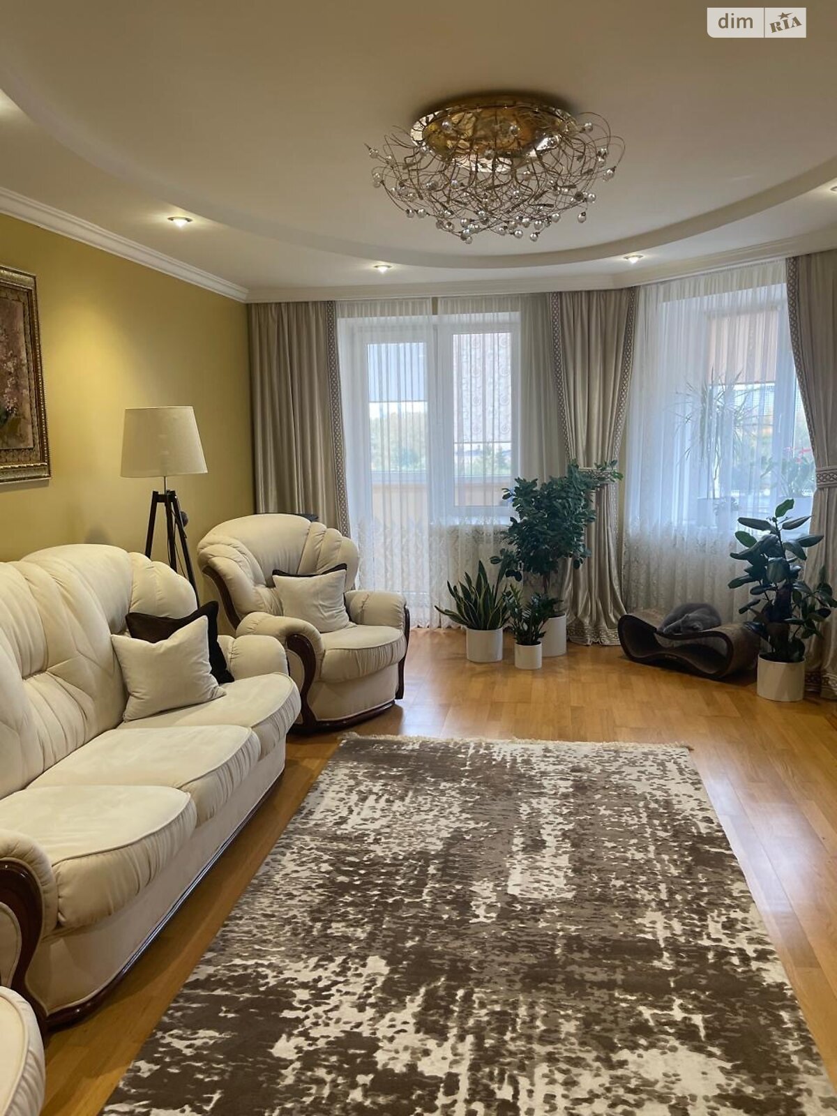 трехкомнатная квартира в Тернополе, район Бам, на просп. Злуки в аренду на долгий срок помесячно фото 1