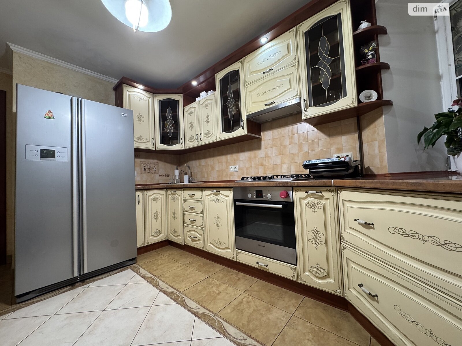 трехкомнатная квартира в Тернополе, район Бам, на просп. Злуки в аренду на долгий срок помесячно фото 1