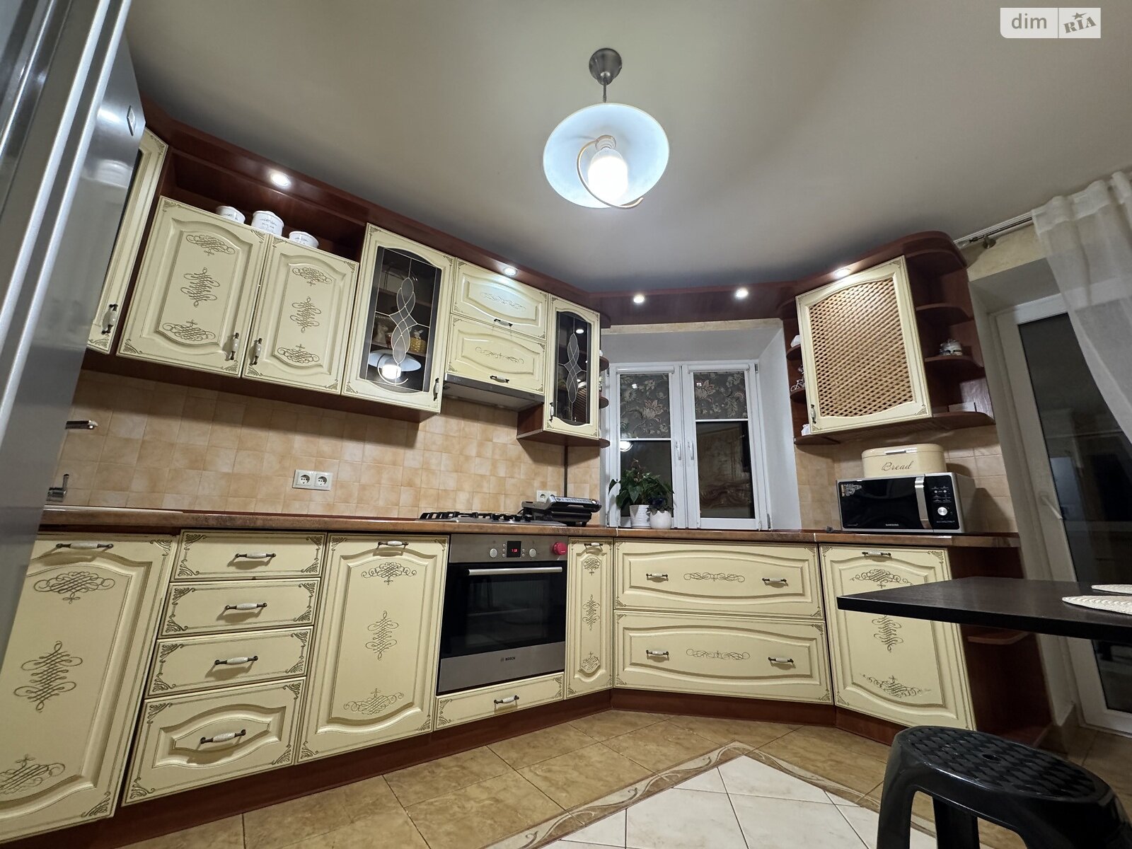 трехкомнатная квартира в Тернополе, район Бам, на просп. Злуки в аренду на долгий срок помесячно фото 1