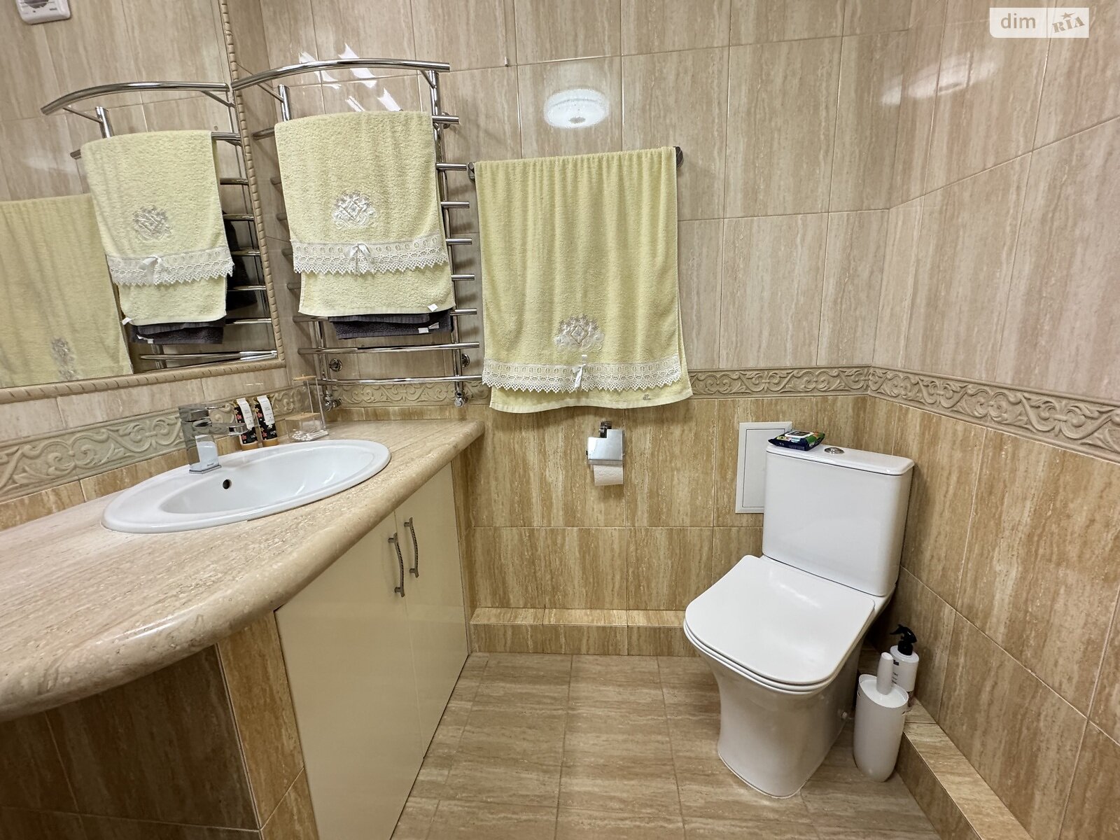 трехкомнатная квартира в Тернополе, район Бам, на просп. Злуки в аренду на долгий срок помесячно фото 1