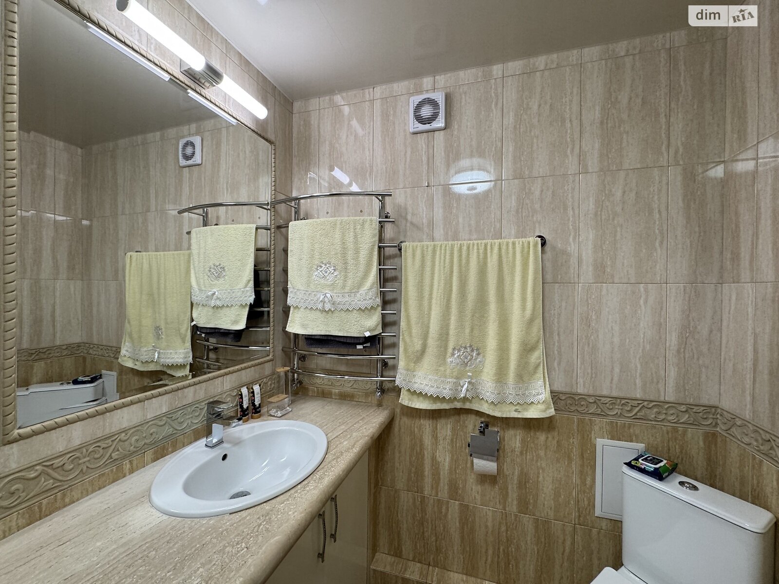 трехкомнатная квартира в Тернополе, район Бам, на просп. Злуки в аренду на долгий срок помесячно фото 1