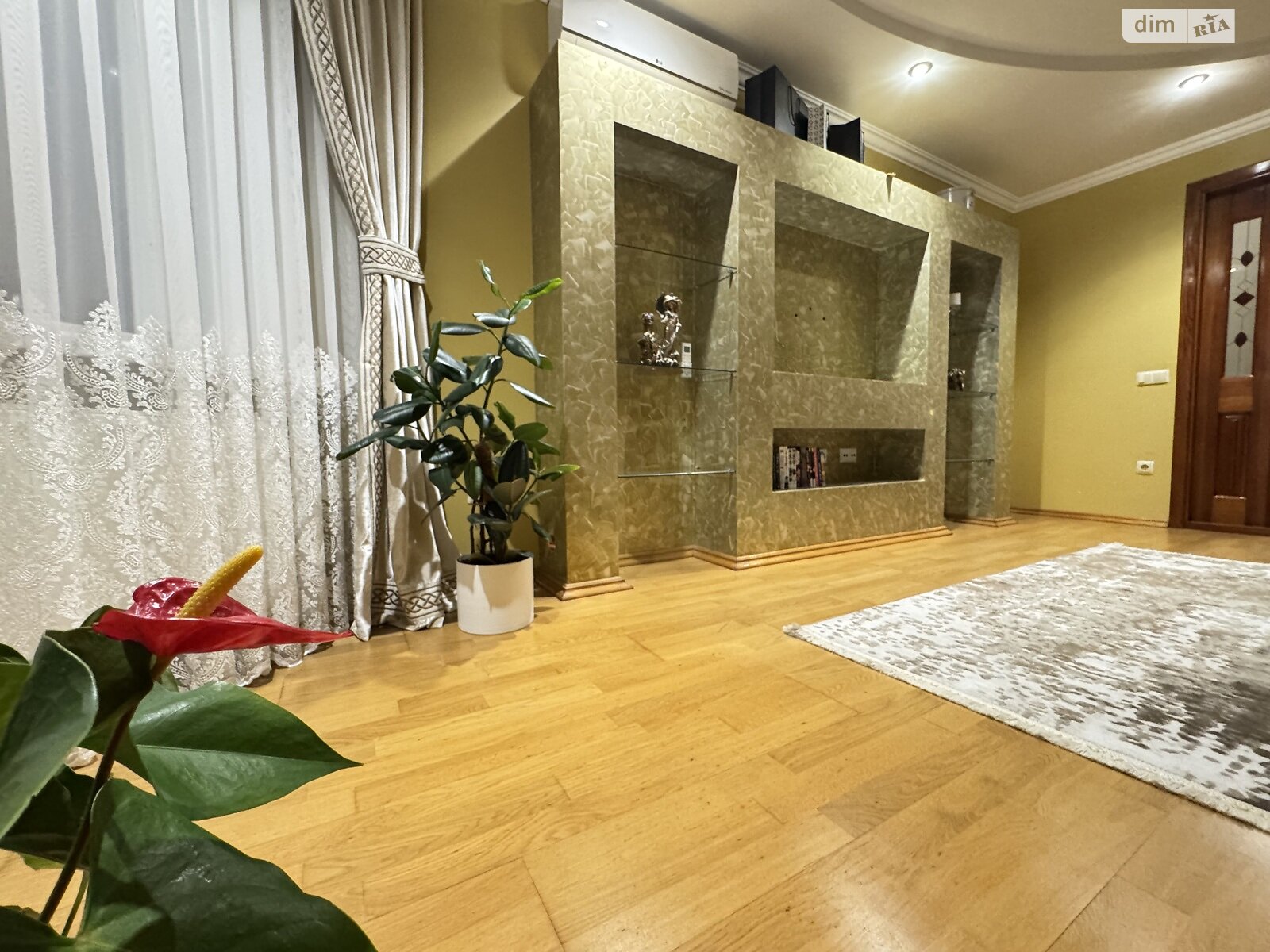 трехкомнатная квартира в Тернополе, район Бам, на просп. Злуки в аренду на долгий срок помесячно фото 1