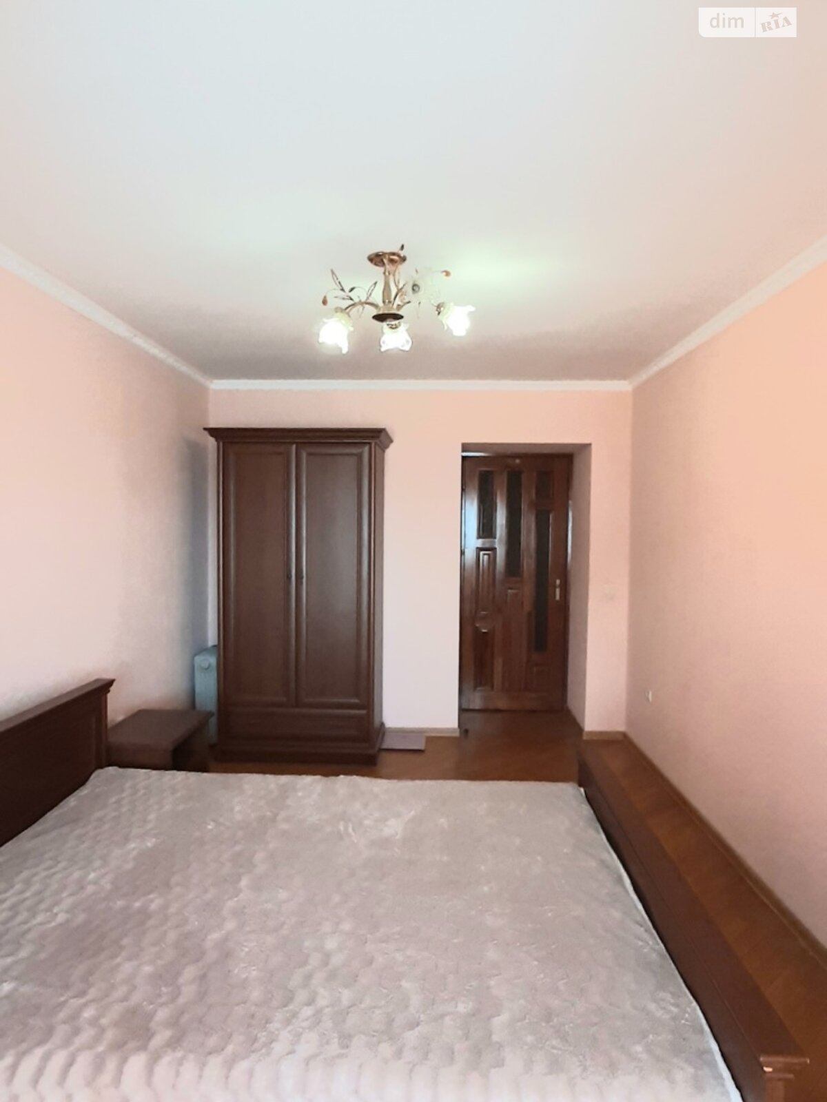 трехкомнатная квартира в Тернополе, район Дружба, на ул. Будного Степана в аренду на долгий срок помесячно фото 1