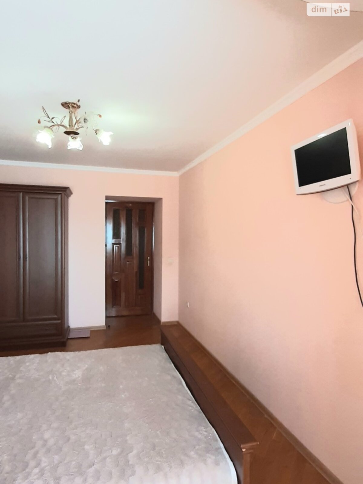 трехкомнатная квартира в Тернополе, район Дружба, на ул. Будного Степана в аренду на долгий срок помесячно фото 1