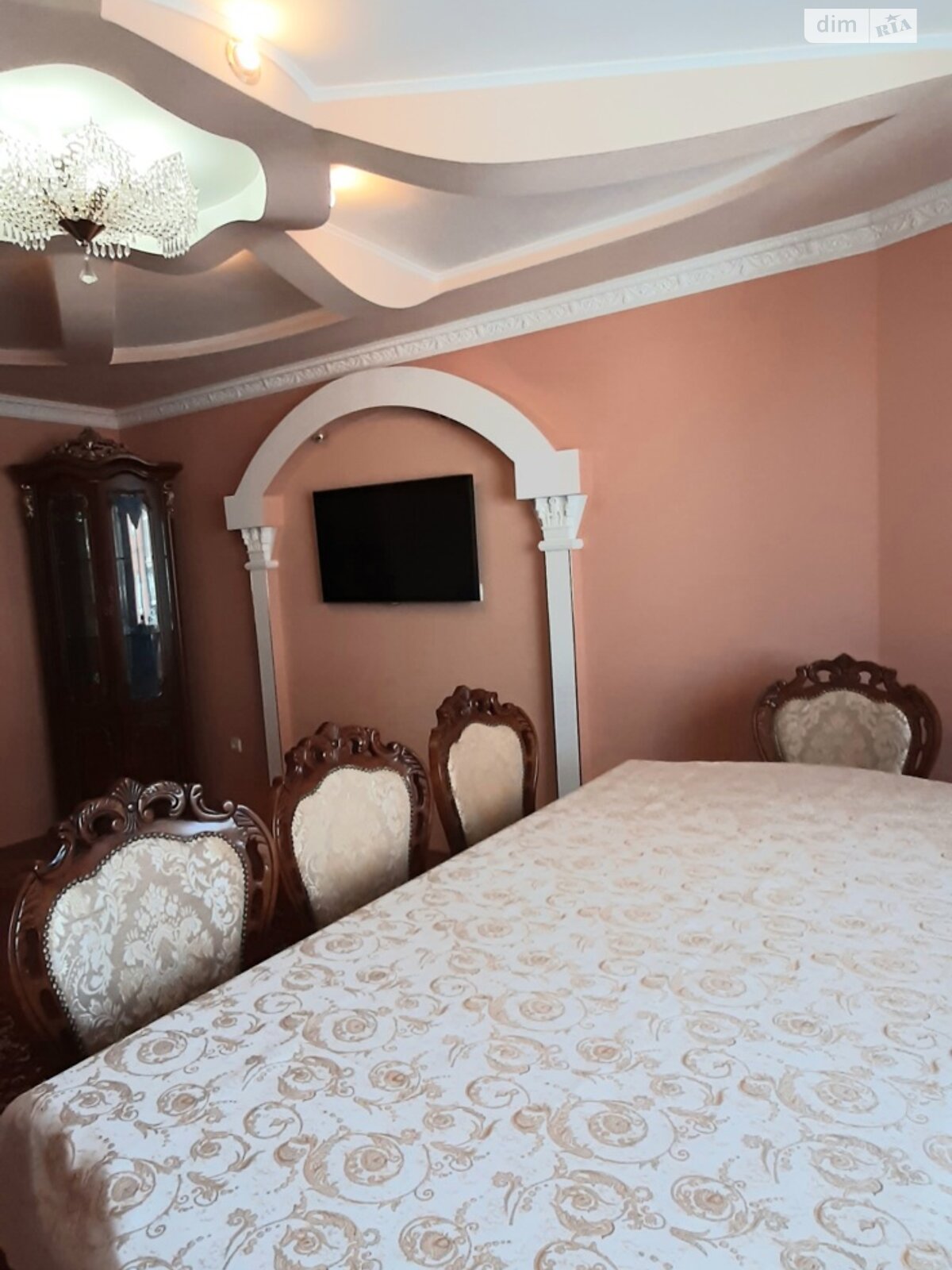 трехкомнатная квартира в Тернополе, район Дружба, на ул. Будного Степана в аренду на долгий срок помесячно фото 1