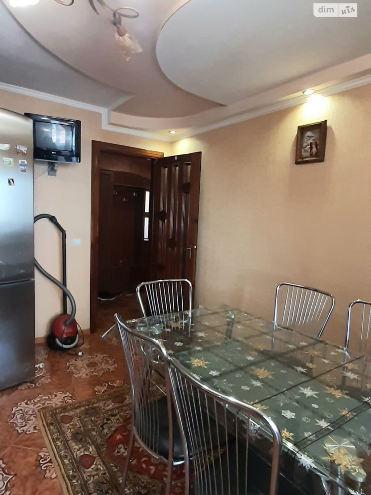 трехкомнатная квартира в Тернополе, район Дружба, на ул. Будного Степана в аренду на долгий срок помесячно фото 1