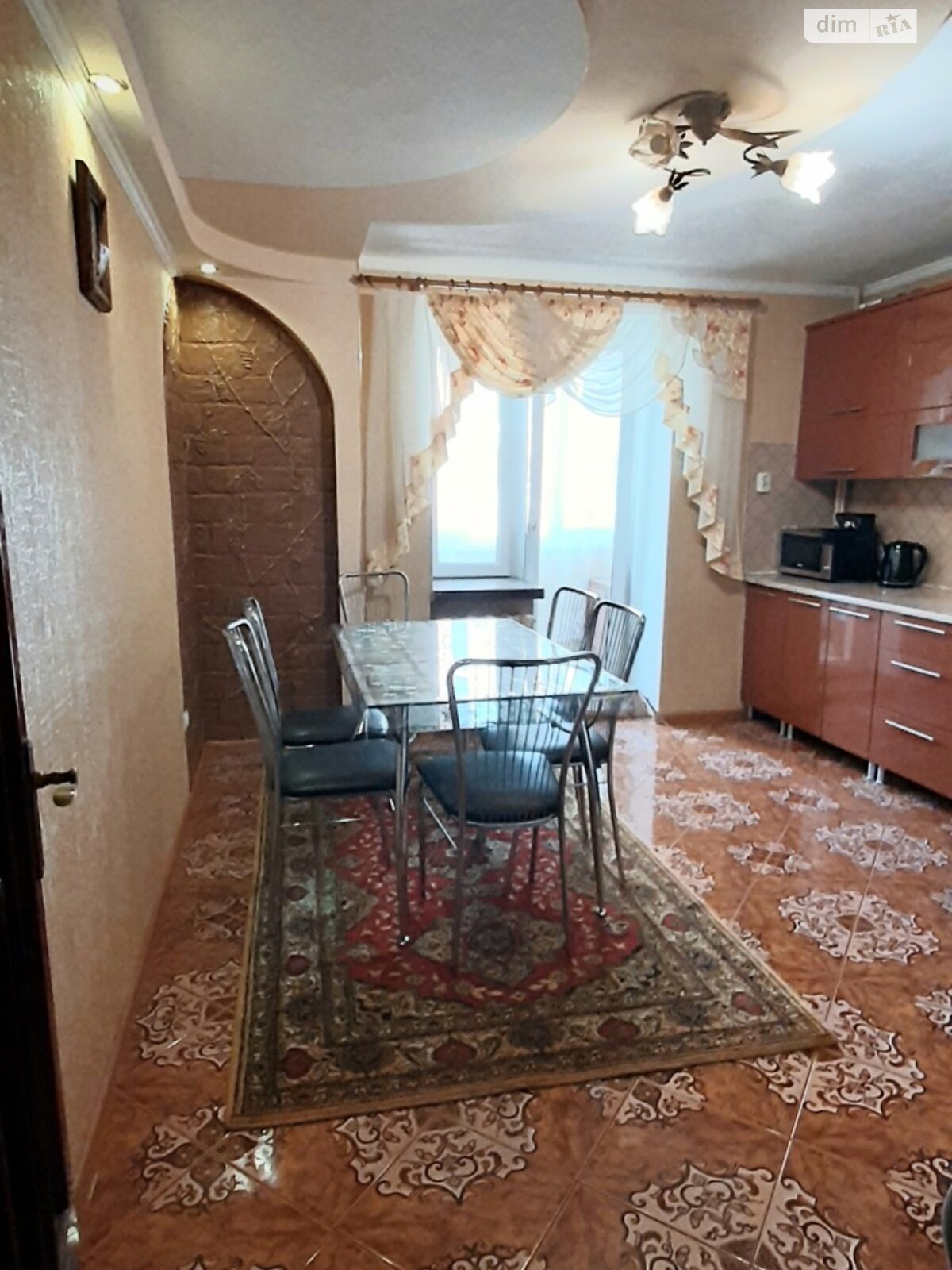 трехкомнатная квартира в Тернополе, район Дружба, на ул. Будного Степана в аренду на долгий срок помесячно фото 1