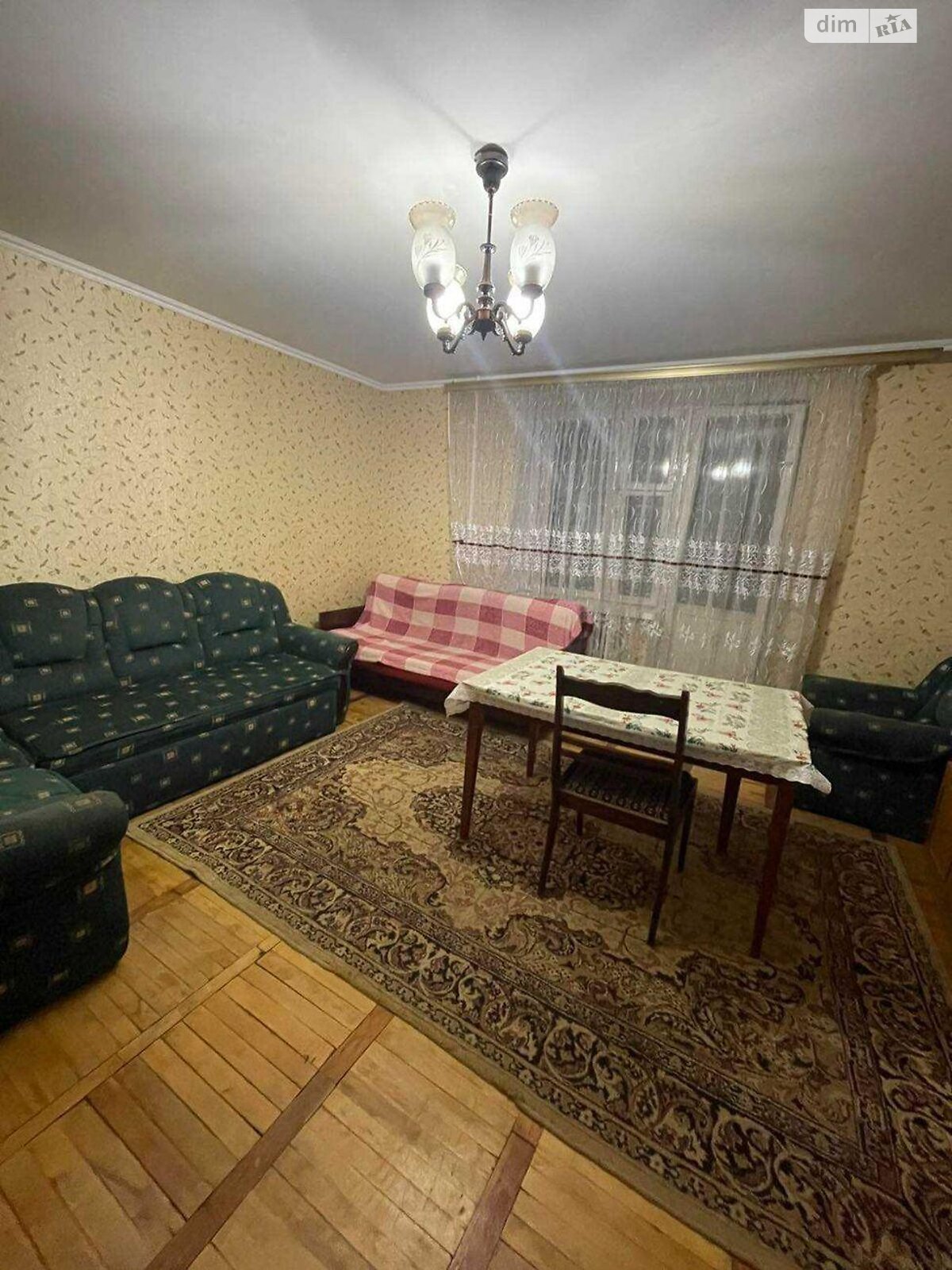 трикімнатна квартира в Тернополі, район Дружба, на вул. Бережанська в довготривалу оренду помісячно фото 1 трикімнатна квартира в Тернополі, район Дружба, на вул. Бережанська в довготривалу оренду помісячно фото 1