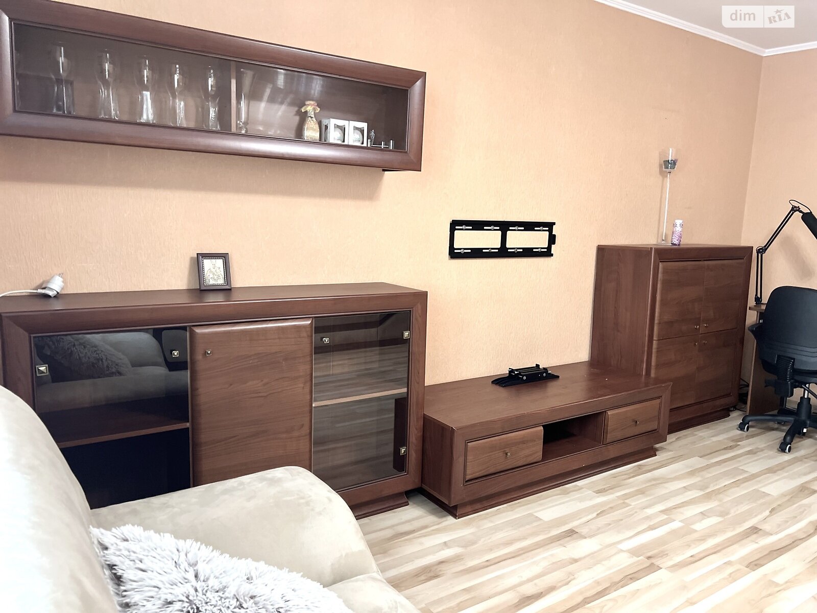 трикімнатна квартира в Тернополі, район Дружба, на вул. Будного Степана 32А в довготривалу оренду помісячно фото 1