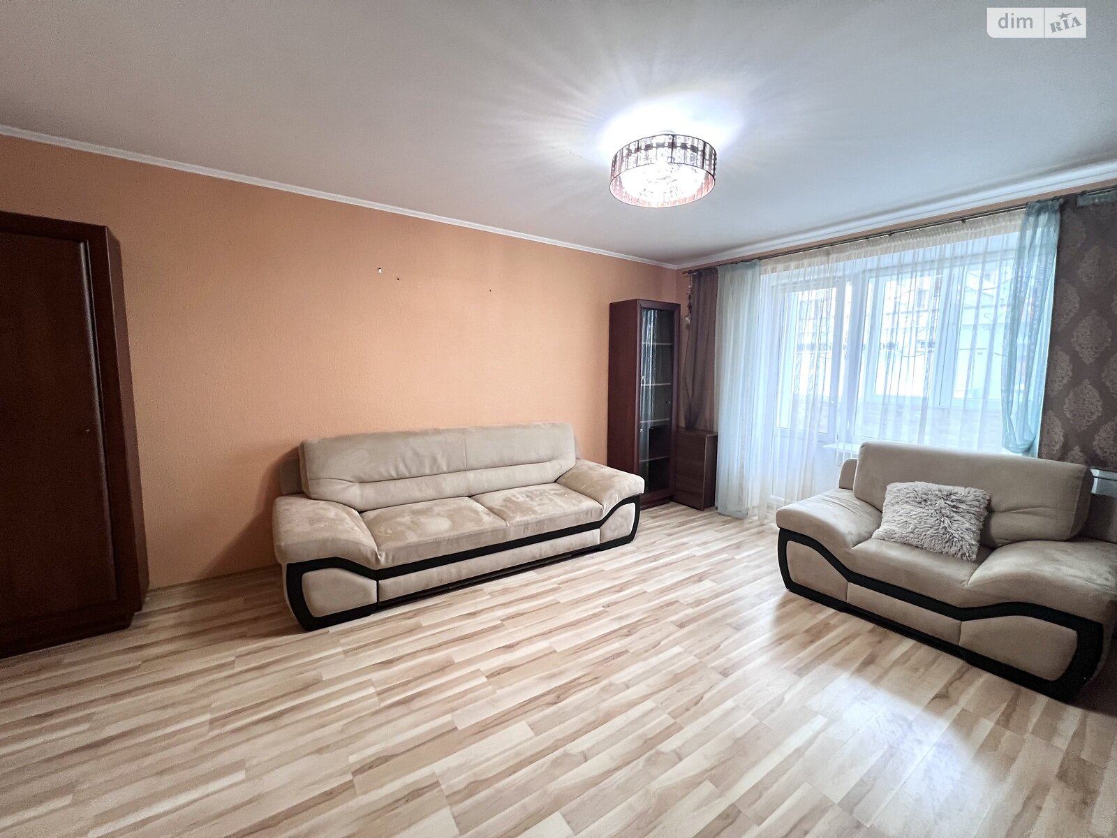 трикімнатна квартира в Тернополі, район Дружба, на вул. Будного Степана 32А в довготривалу оренду помісячно фото 1