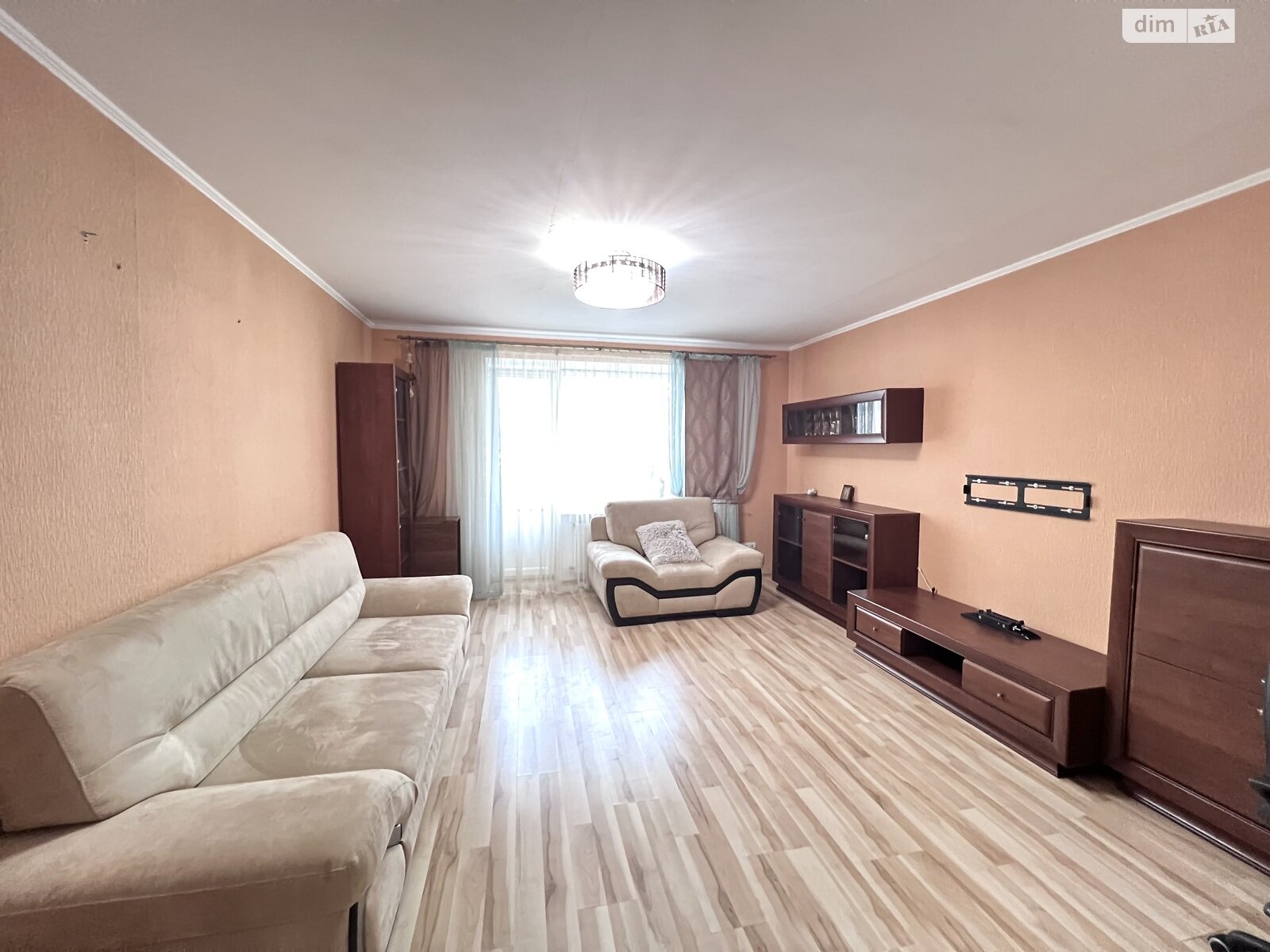 трикімнатна квартира в Тернополі, район Дружба, на вул. Будного Степана 32А в довготривалу оренду помісячно фото 1