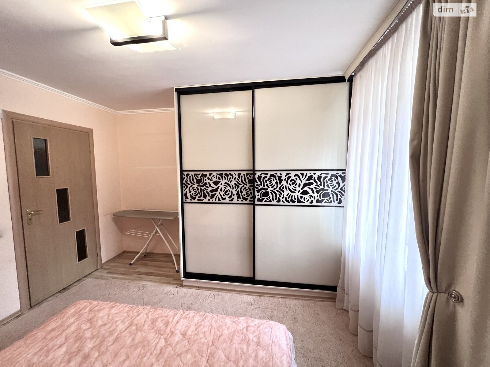 трикімнатна квартира в Тернополі, район Дружба, на вул. Будного Степана 32А в довготривалу оренду помісячно фото 1