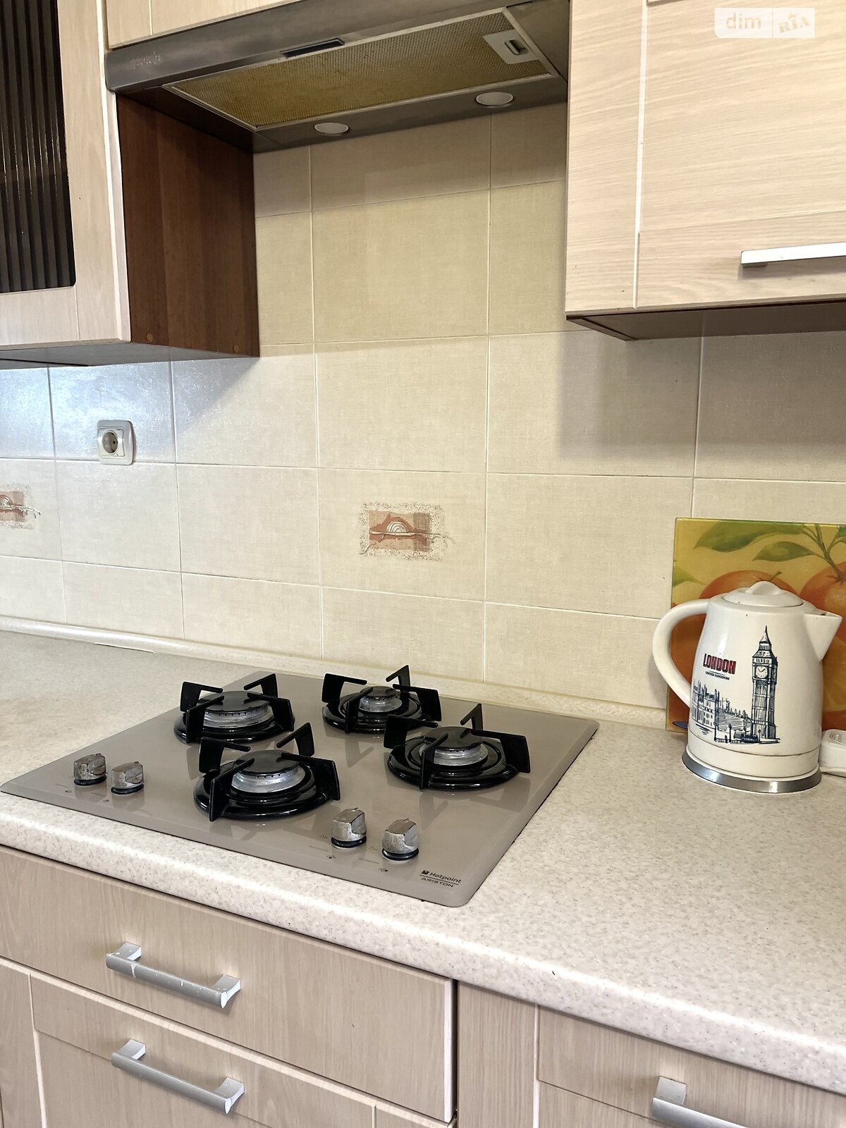 трикімнатна квартира в Тернополі, район Дружба, на вул. Будного Степана 32А в довготривалу оренду помісячно фото 1