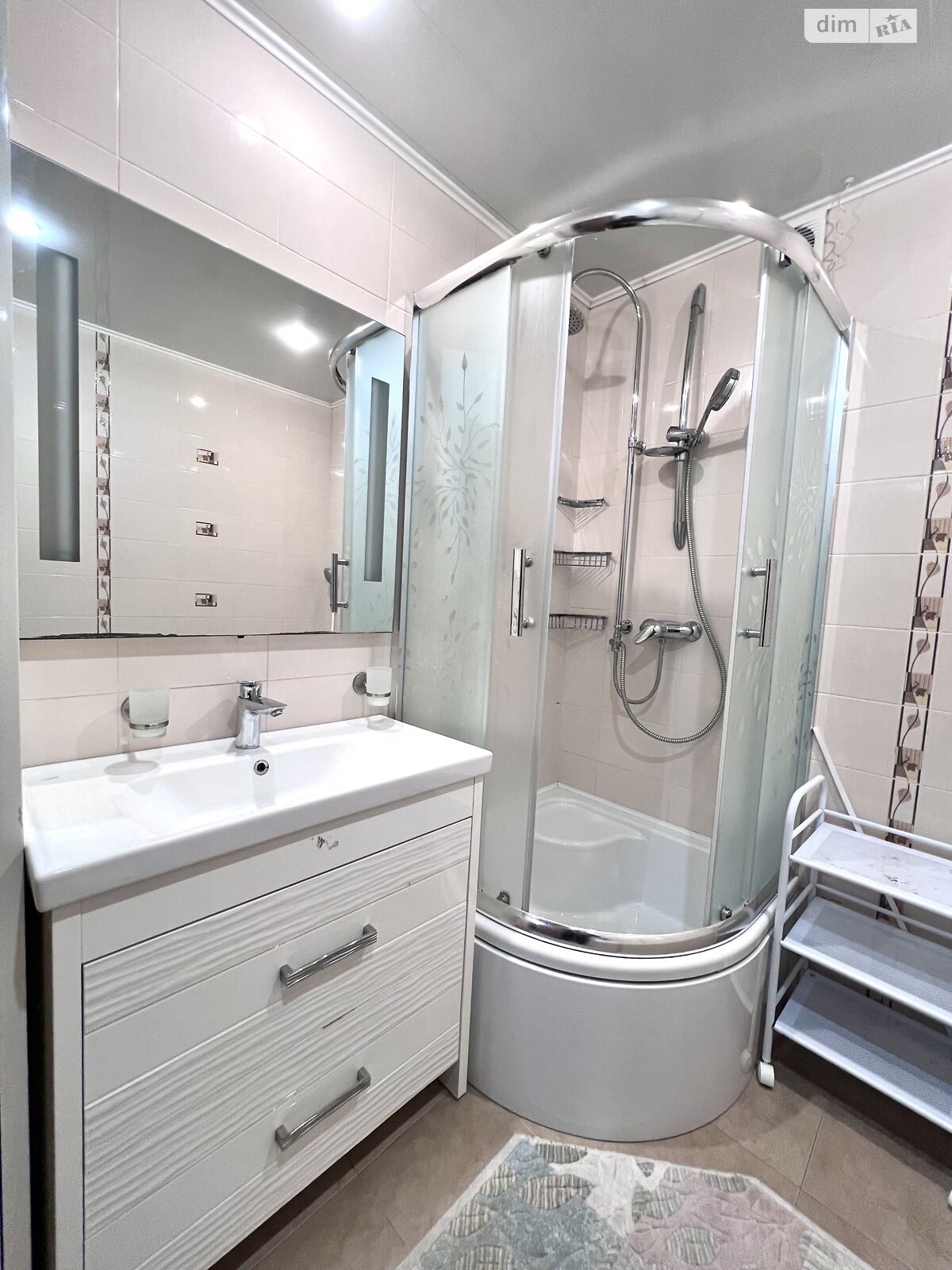 трикімнатна квартира в Тернополі, район Дружба, на вул. Будного Степана 32А в довготривалу оренду помісячно фото 1