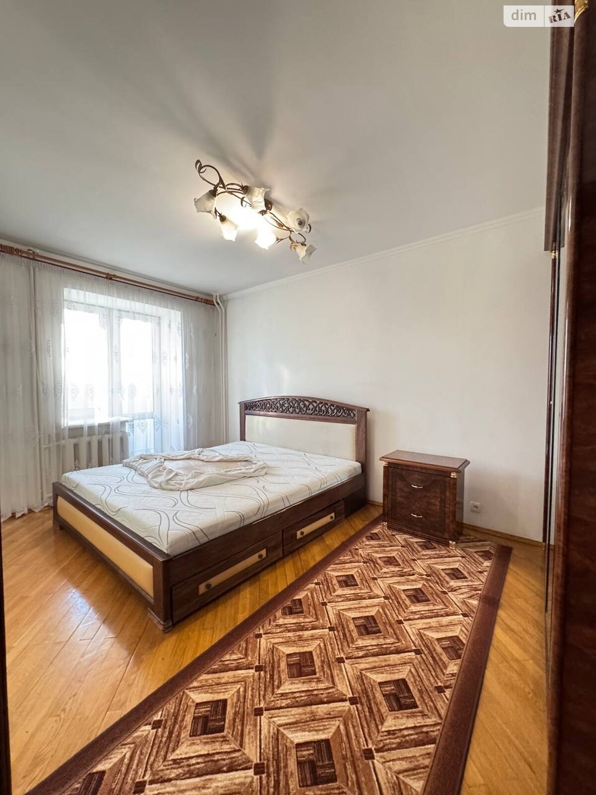 трехкомнатная квартира в Тернополе, район Дружба, на ул. Будного Степана 30 в аренду на долгий срок помесячно фото 1