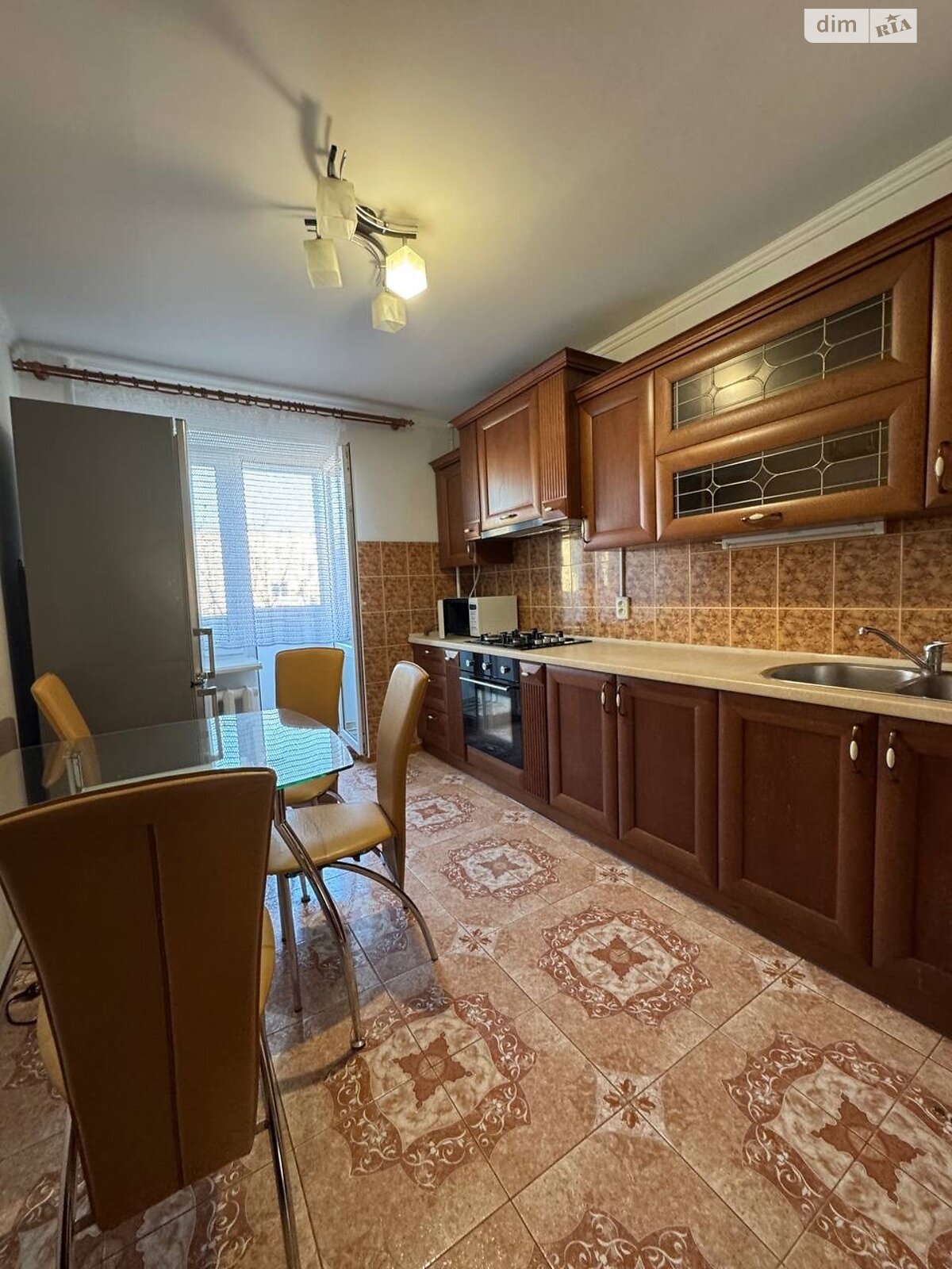 трехкомнатная квартира в Тернополе, район Дружба, на ул. Будного Степана 30 в аренду на долгий срок помесячно фото 1