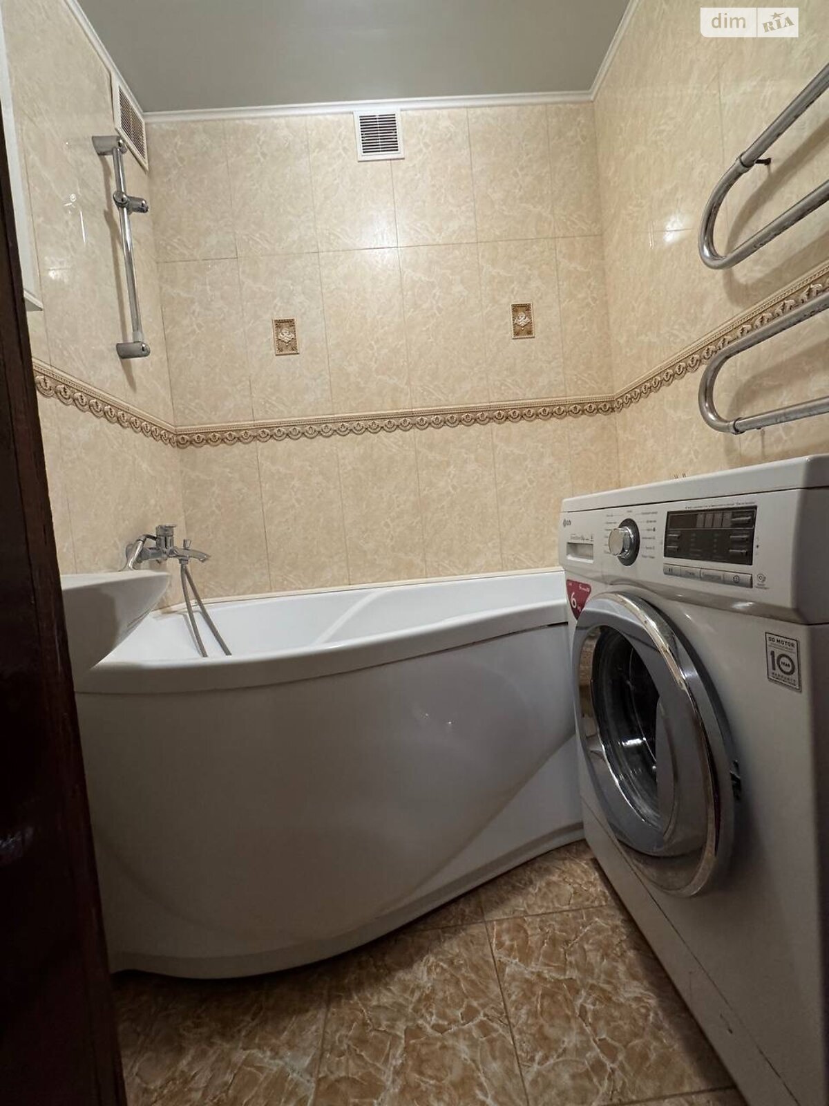 трехкомнатная квартира в Тернополе, район Дружба, на ул. Будного Степана 30 в аренду на долгий срок помесячно фото 1