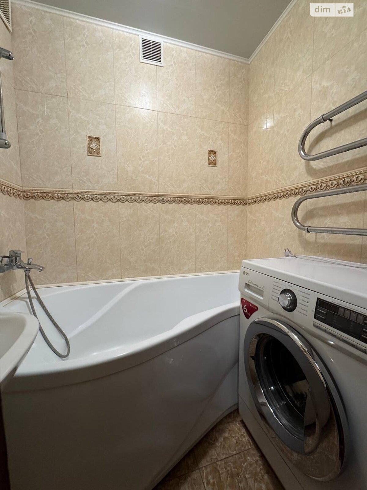 трехкомнатная квартира в Тернополе, район Дружба, на ул. Будного Степана 30 в аренду на долгий срок помесячно фото 1