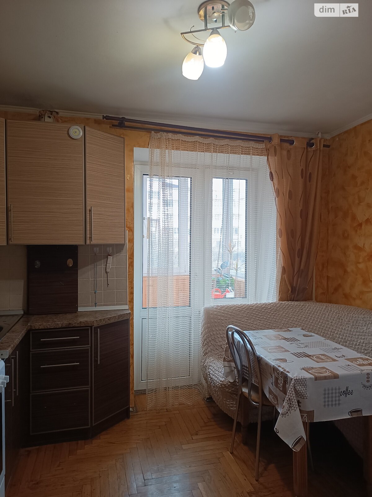 трехкомнатная квартира в Тернополе, район Дружба, на ул. Карпенко в аренду на долгий срок помесячно фото 1 трехкомнатная квартира в Тернополе, район Дружба, на ул. Карпенко в аренду на долгий срок помесячно фото 1