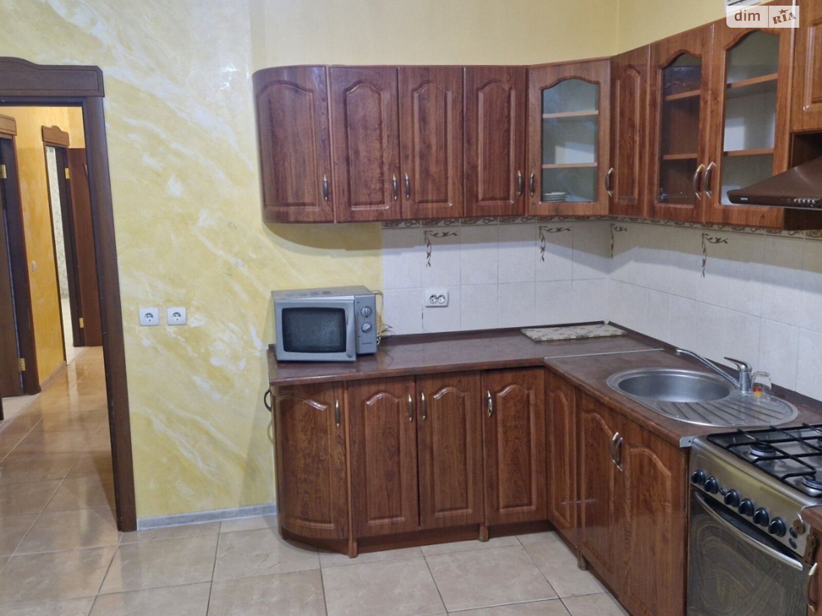 трехкомнатная квартира в Тернополе, район Дружба, на ул. Карпенко 34 в аренду на долгий срок помесячно фото 1 трехкомнатная квартира в Тернополе, район Дружба, на ул. Карпенко 34 в аренду на долгий срок помесячно фото 1