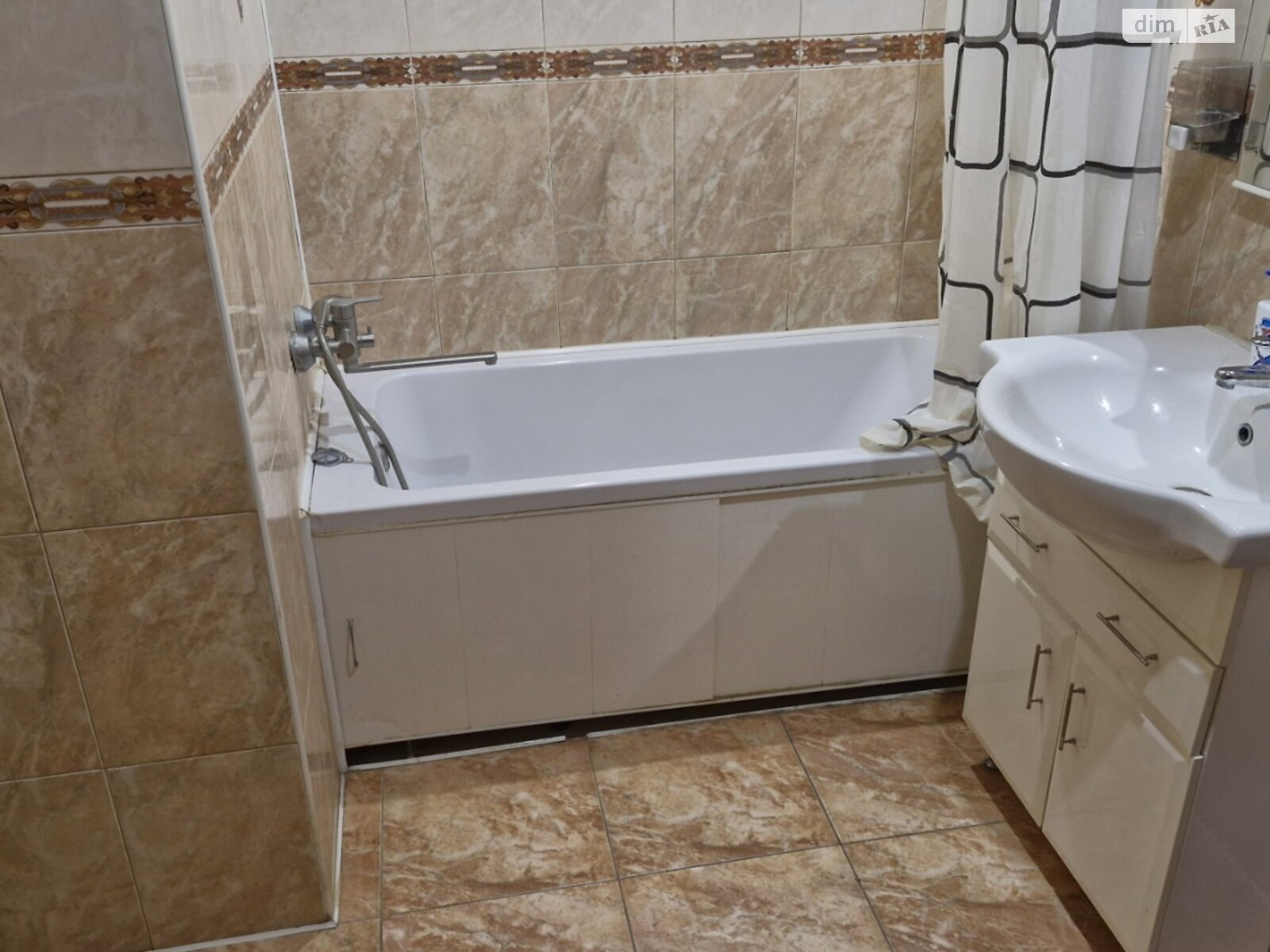 трехкомнатная квартира в Тернополе, район Дружба, на ул. Карпенко 34 в аренду на долгий срок помесячно фото 1 трехкомнатная квартира в Тернополе, район Дружба, на ул. Карпенко 34 в аренду на долгий срок помесячно фото 1