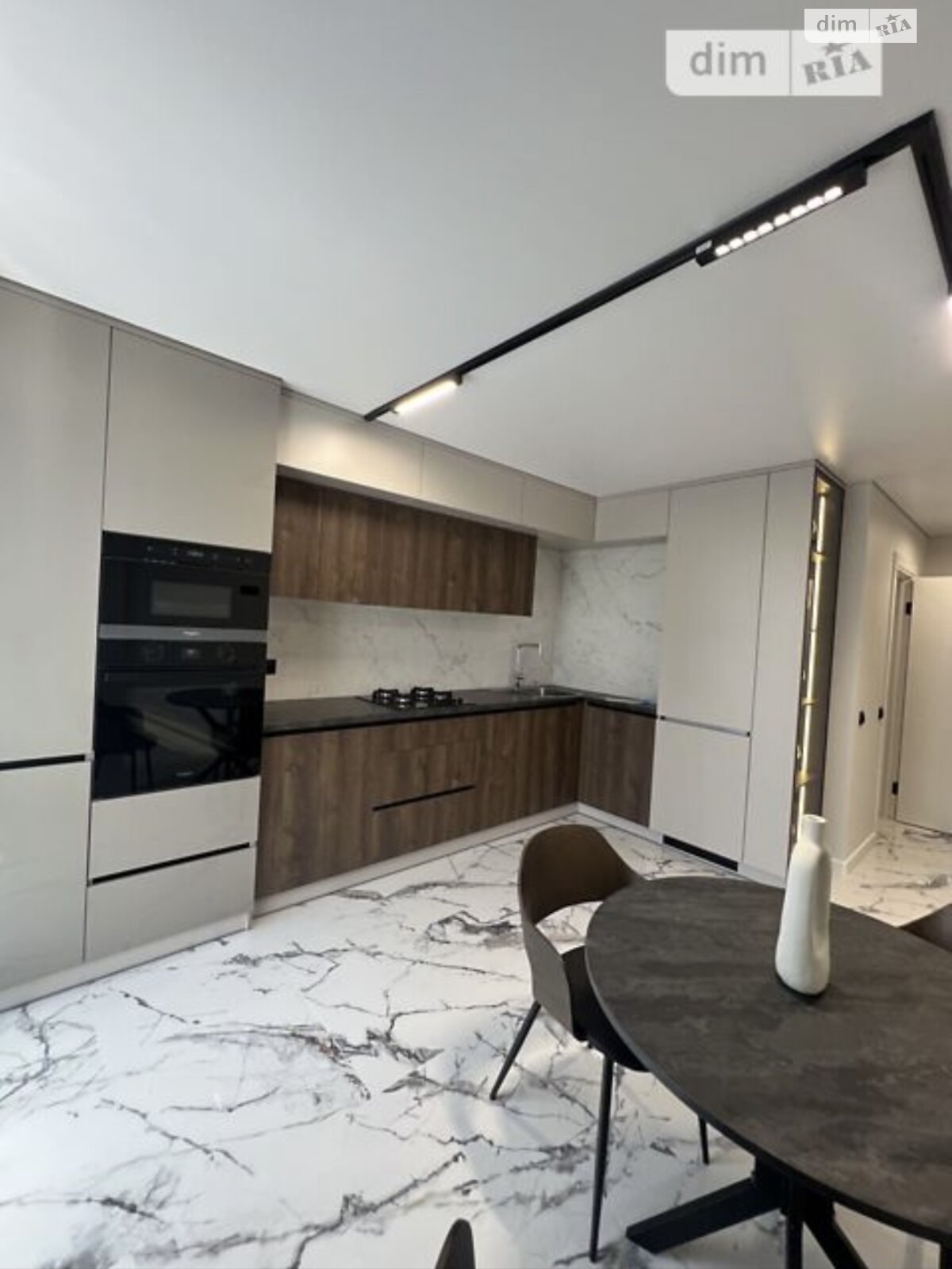 однокомнатная квартира в Тернополе, район Дружба, на пер. Кирпичный 2 в аренду на долгий срок помесячно фото 1 однокомнатная квартира в Тернополе, район Дружба, на пер. Кирпичный 2 в аренду на долгий срок помесячно фото 1