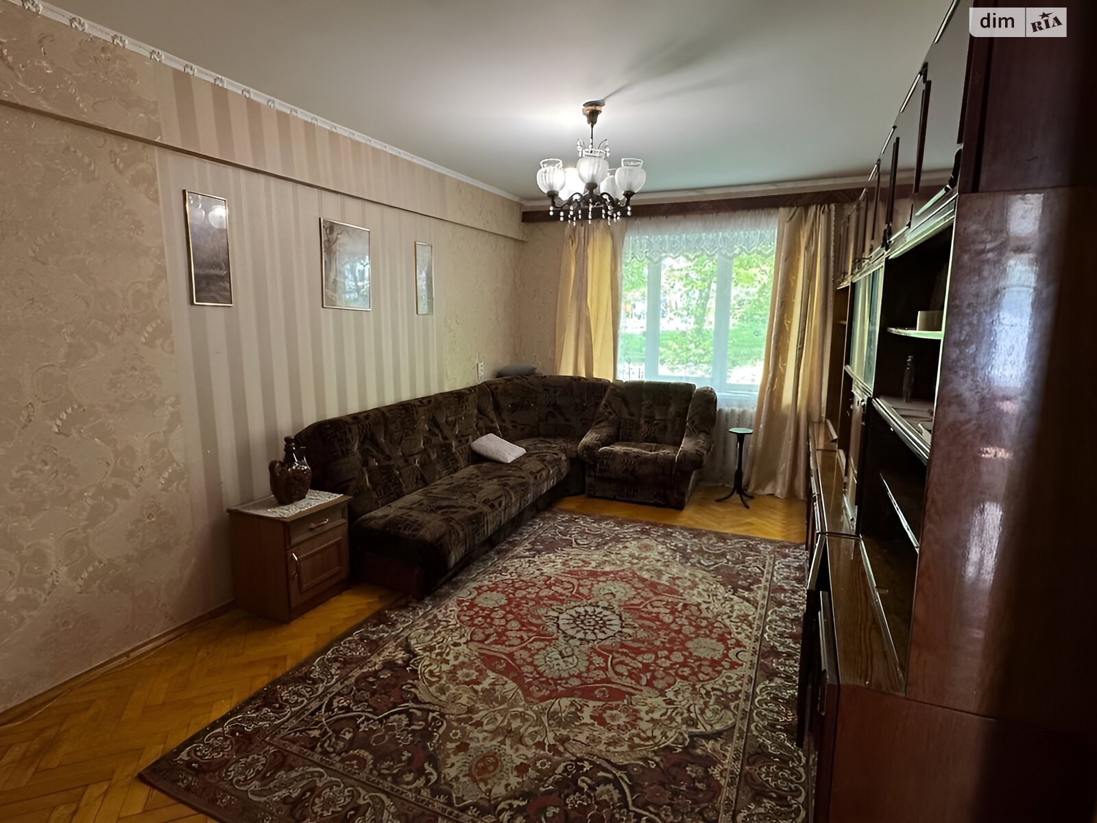 трикімнатна квартира в Тернополі, район Дружба, на вул. Кривоноса Максима 5 в довготривалу оренду помісячно фото 1 трикімнатна квартира в Тернополі, район Дружба, на вул. Кривоноса Максима 5 в довготривалу оренду помісячно фото 1