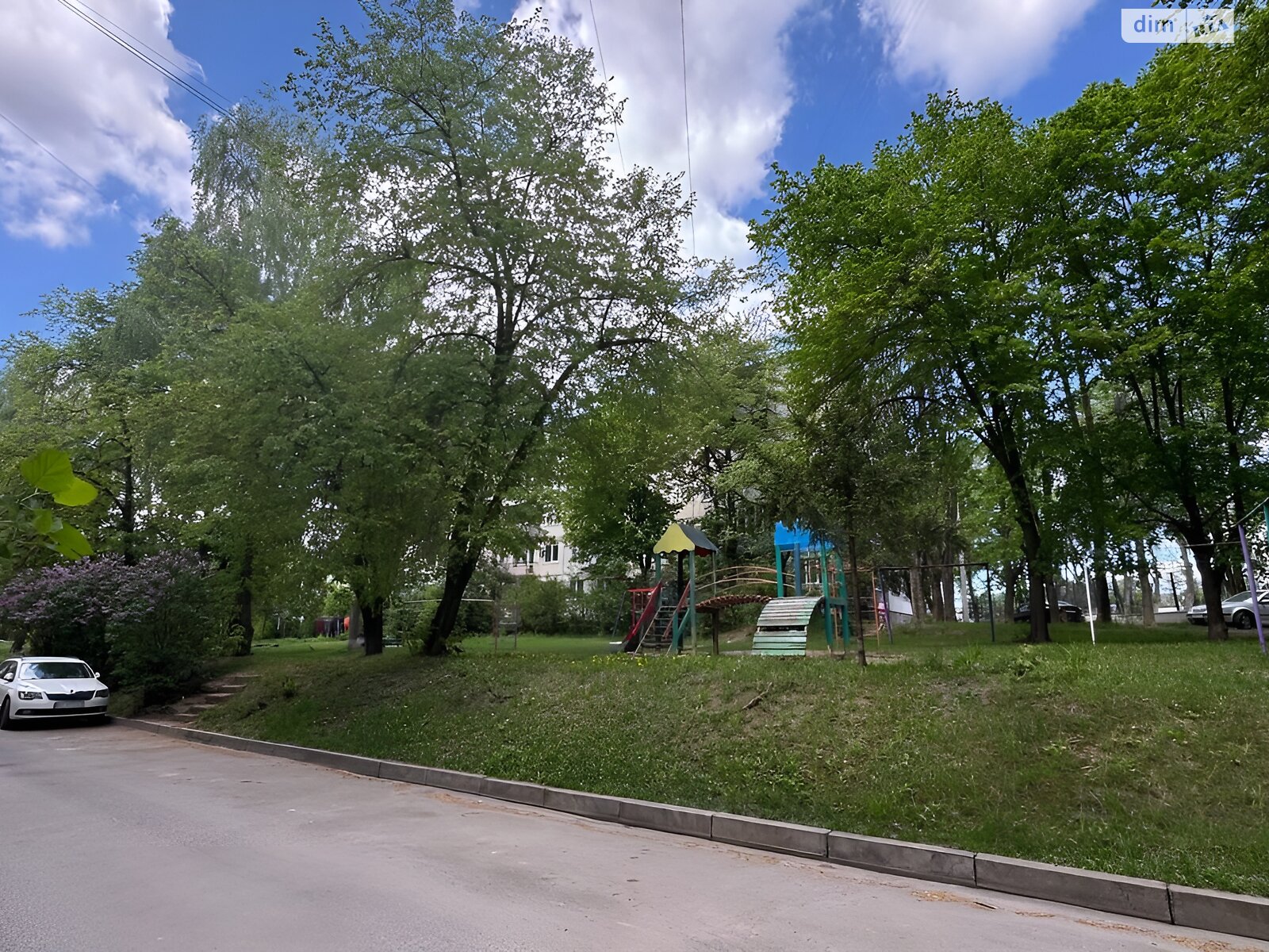 трикімнатна квартира в Тернополі, район Дружба, на вул. Кривоноса Максима 5 в довготривалу оренду помісячно фото 1 трикімнатна квартира в Тернополі, район Дружба, на вул. Кривоноса Максима 5 в довготривалу оренду помісячно фото 1