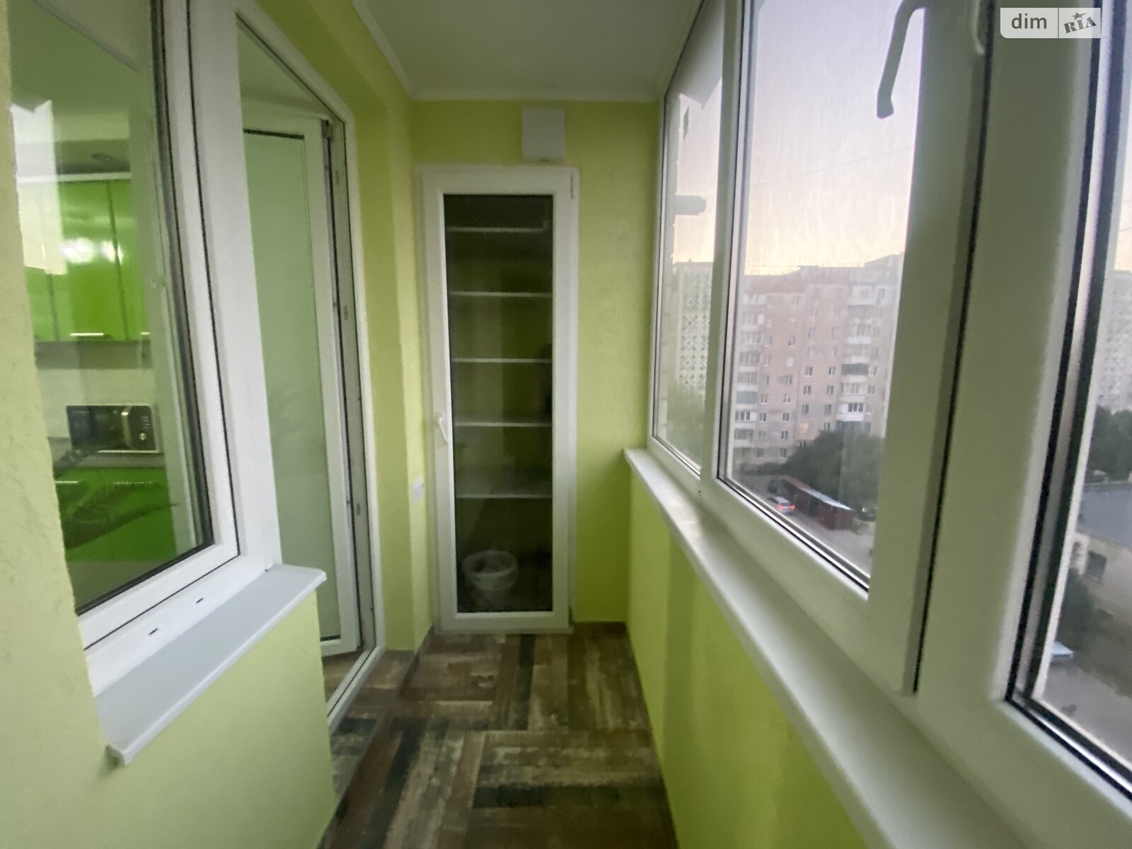 трехкомнатная квартира в Тернополе, район Дружба, на бул. Просвещения в аренду на долгий срок помесячно фото 1