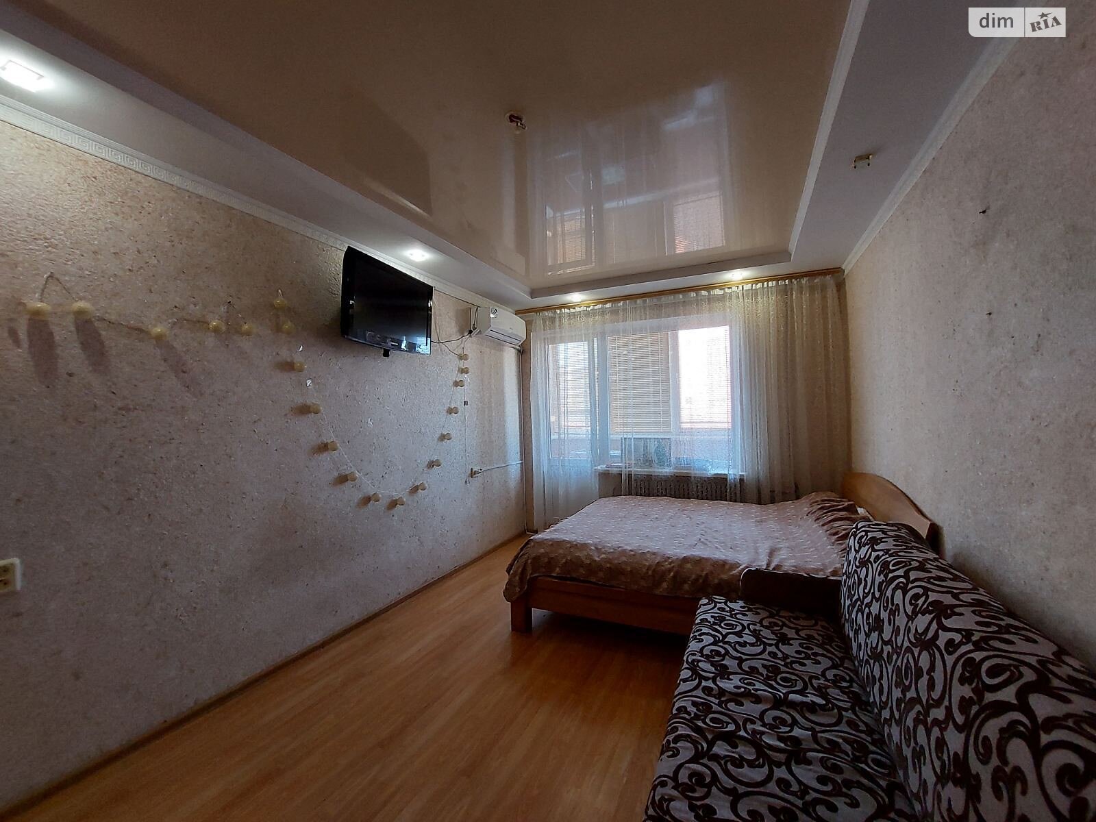 однокомнатная квартира с мебелью в Тернополе, район Дружба, на бул. Просвещения 10 в аренду на долгий срок помесячно фото 1