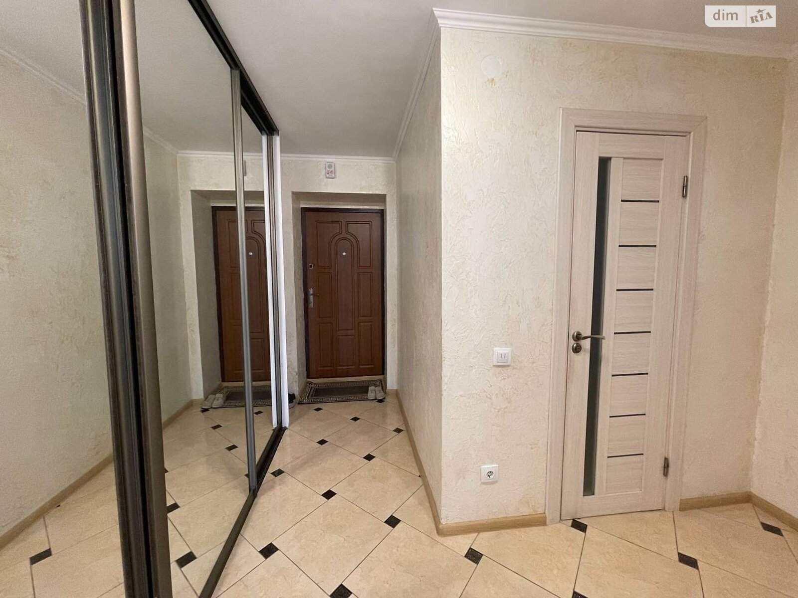 однокомнатная квартира в Тернополе, район Дружба, на ул. Троллейбусная в аренду на долгий срок помесячно фото 1 однокомнатная квартира в Тернополе, район Дружба, на ул. Троллейбусная в аренду на долгий срок помесячно фото 1