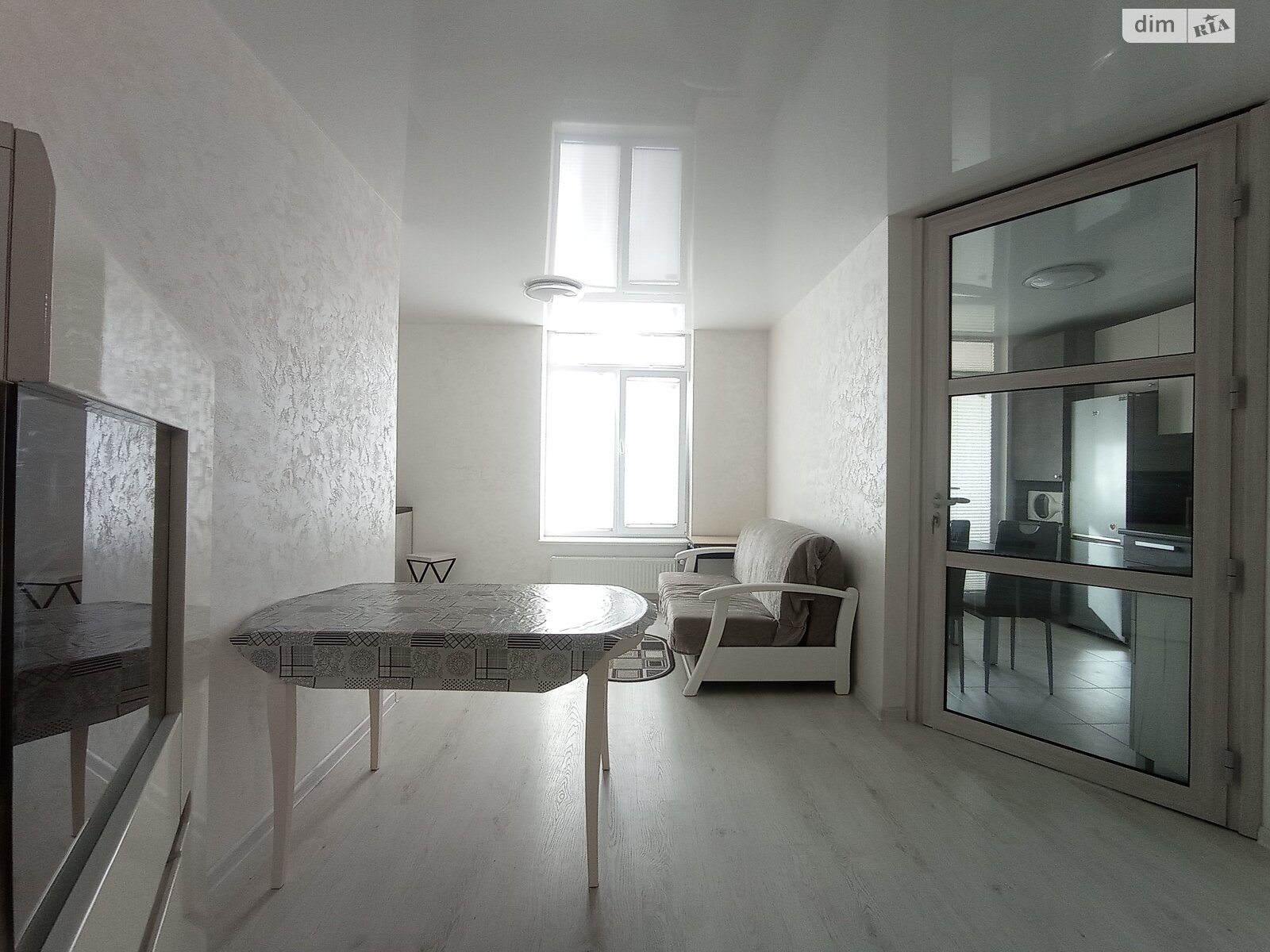 однокомнатная квартира в Тернополе, район Дружба, на ул. Троллейбусная в аренду на долгий срок помесячно фото 1 однокомнатная квартира в Тернополе, район Дружба, на ул. Троллейбусная в аренду на долгий срок помесячно фото 1