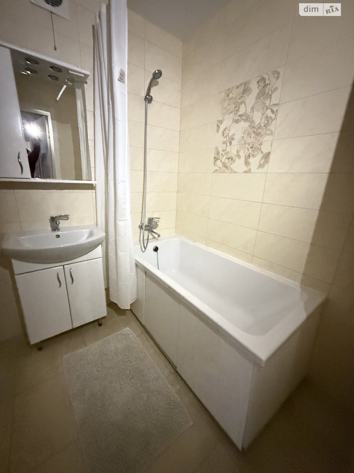 однокомнатная квартира в Тернополе, район Дружба, на ул. Троллейбусная в аренду на долгий срок помесячно фото 1 однокомнатная квартира в Тернополе, район Дружба, на ул. Троллейбусная в аренду на долгий срок помесячно фото 1