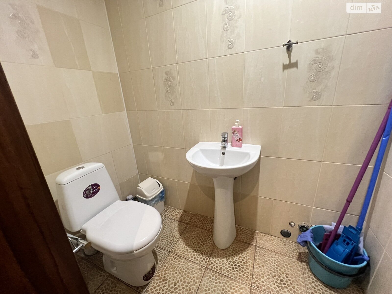 двокімнатна квартира в Тернополі, район Дружба, на вул. Володимира Лучаковського в довготривалу оренду помісячно фото 1