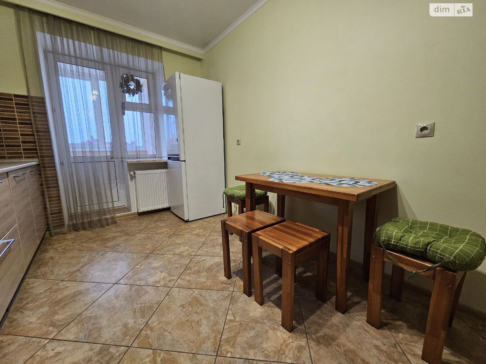 трехкомнатная квартира в Тернополе, район Дружба, на ул. Владимира Лучаковского в аренду на долгий срок помесячно фото 1 трехкомнатная квартира в Тернополе, район Дружба, на ул. Владимира Лучаковского в аренду на долгий срок помесячно фото 1