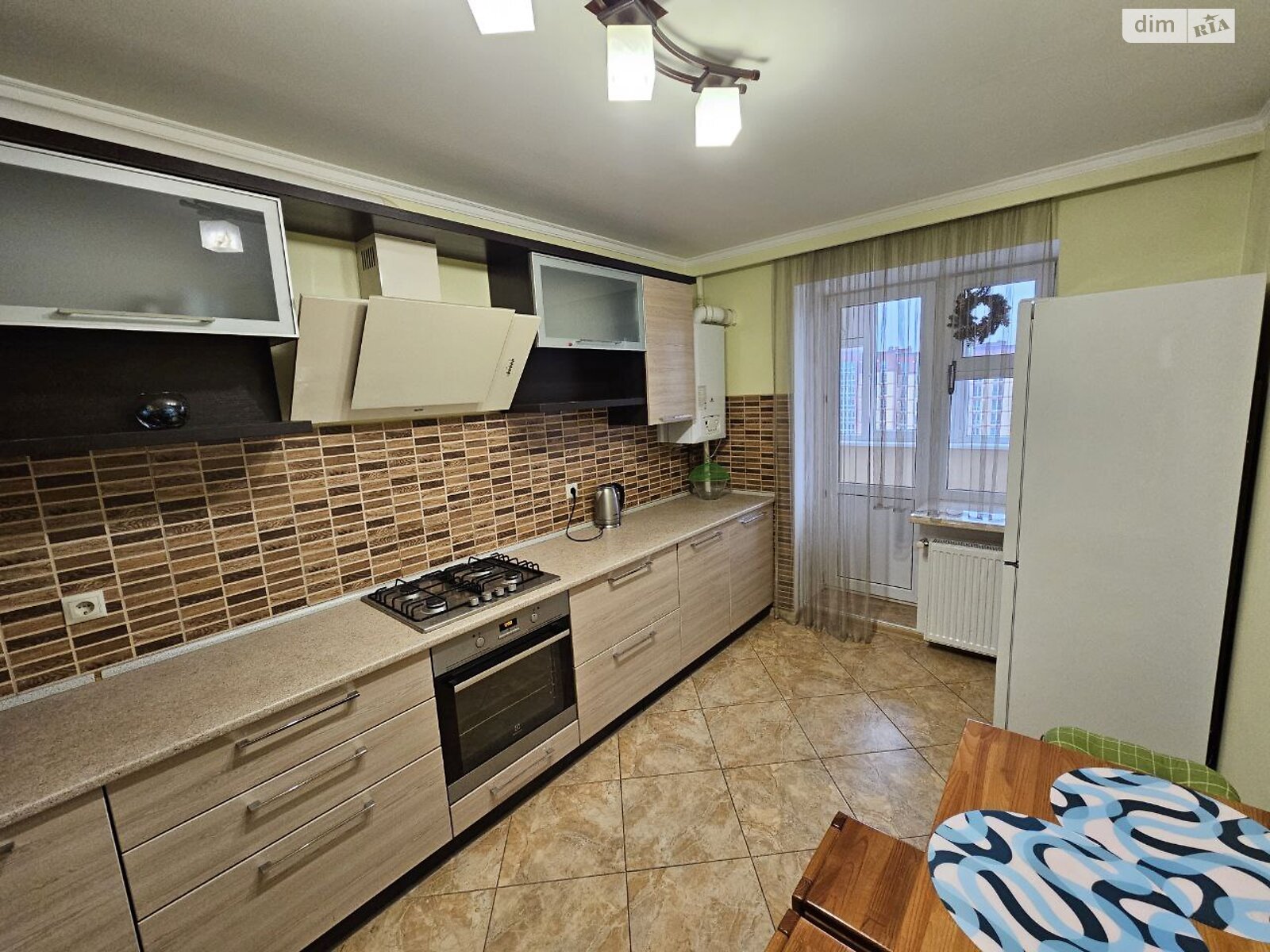 трехкомнатная квартира в Тернополе, район Дружба, на ул. Владимира Лучаковского в аренду на долгий срок помесячно фото 1 трехкомнатная квартира в Тернополе, район Дружба, на ул. Владимира Лучаковского в аренду на долгий срок помесячно фото 1