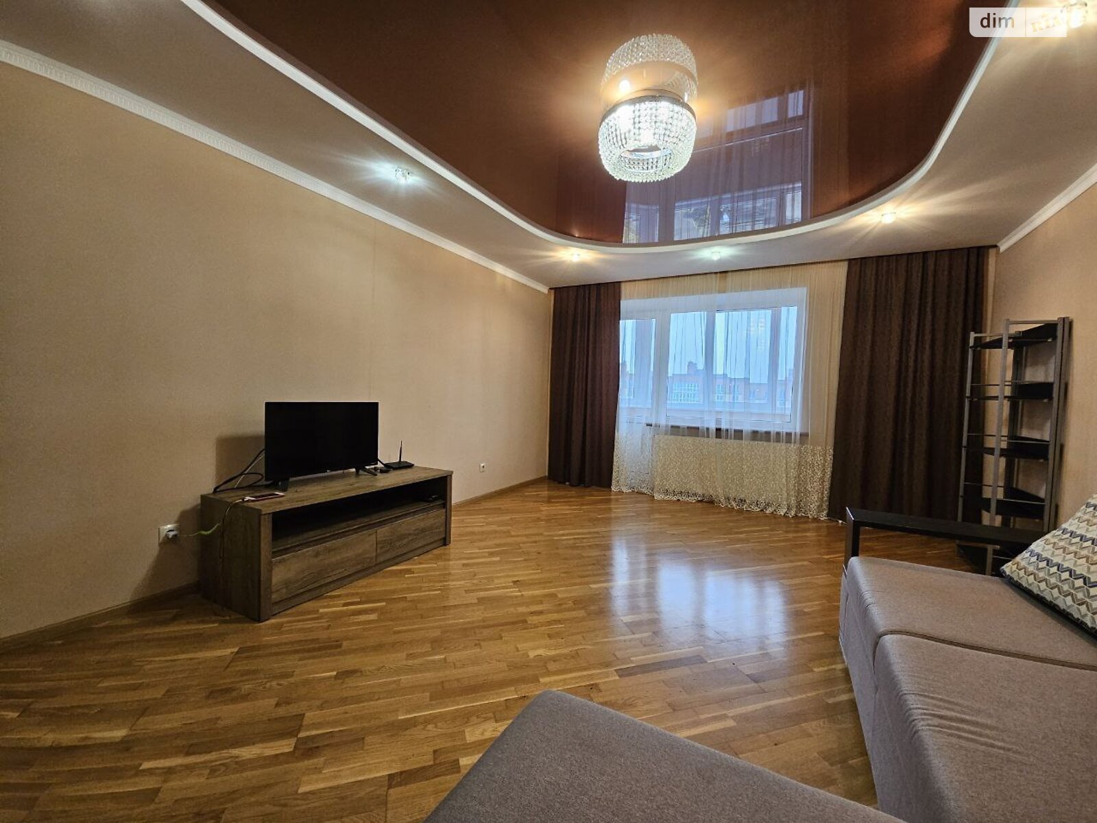 трехкомнатная квартира в Тернополе, район Дружба, на ул. Владимира Лучаковского в аренду на долгий срок помесячно фото 1 трехкомнатная квартира в Тернополе, район Дружба, на ул. Владимира Лучаковского в аренду на долгий срок помесячно фото 1