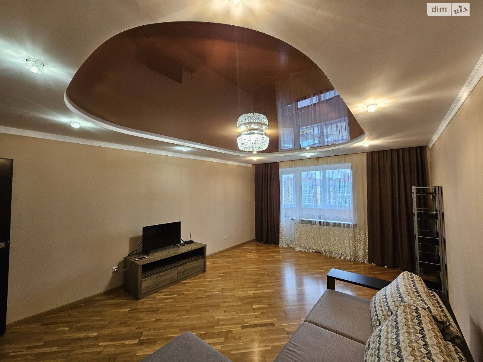 трехкомнатная квартира в Тернополе, район Дружба, на ул. Владимира Лучаковского в аренду на долгий срок помесячно фото 1 трехкомнатная квартира в Тернополе, район Дружба, на ул. Владимира Лучаковского в аренду на долгий срок помесячно фото 1